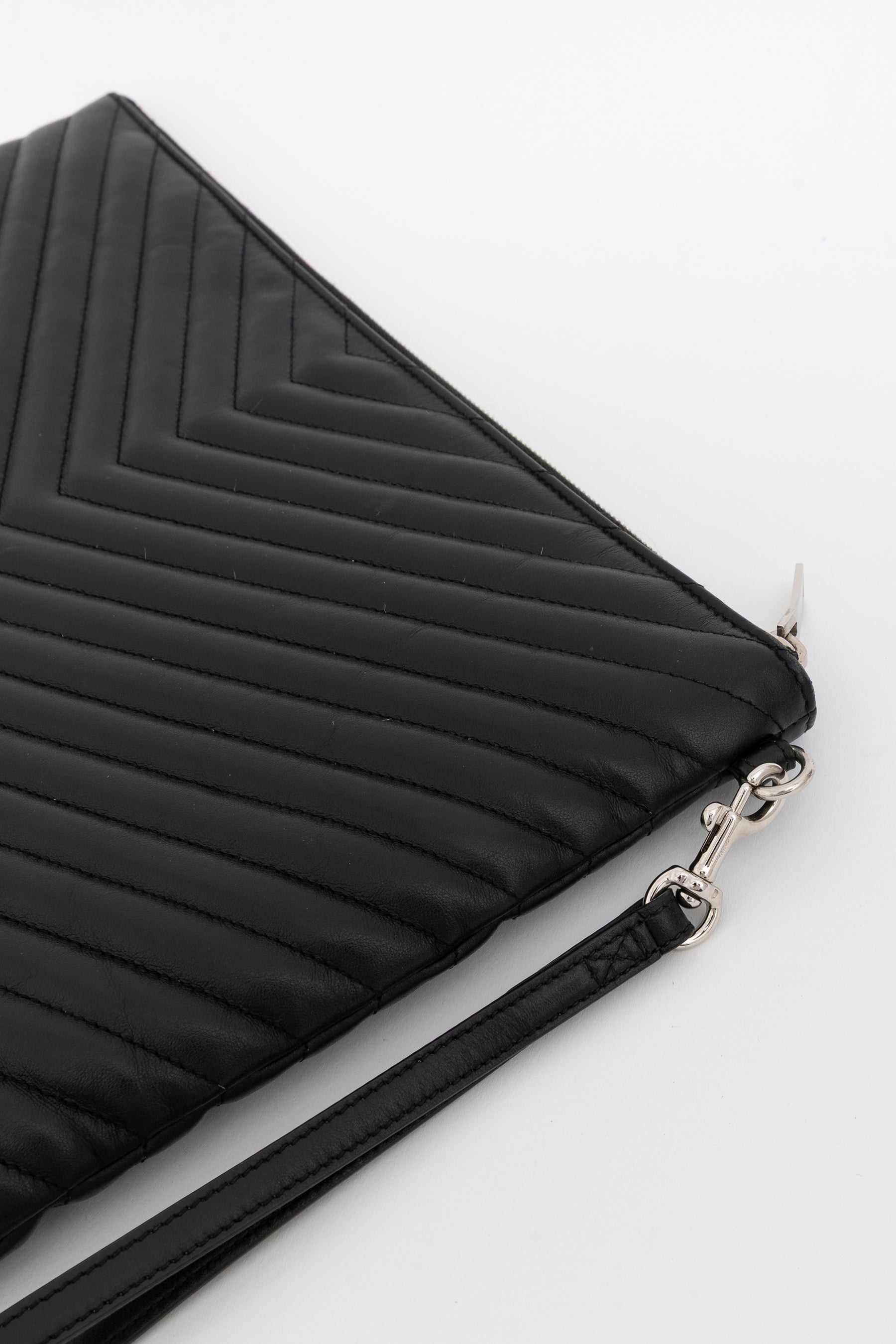 Cassandre Matelassé Tablet Pouch