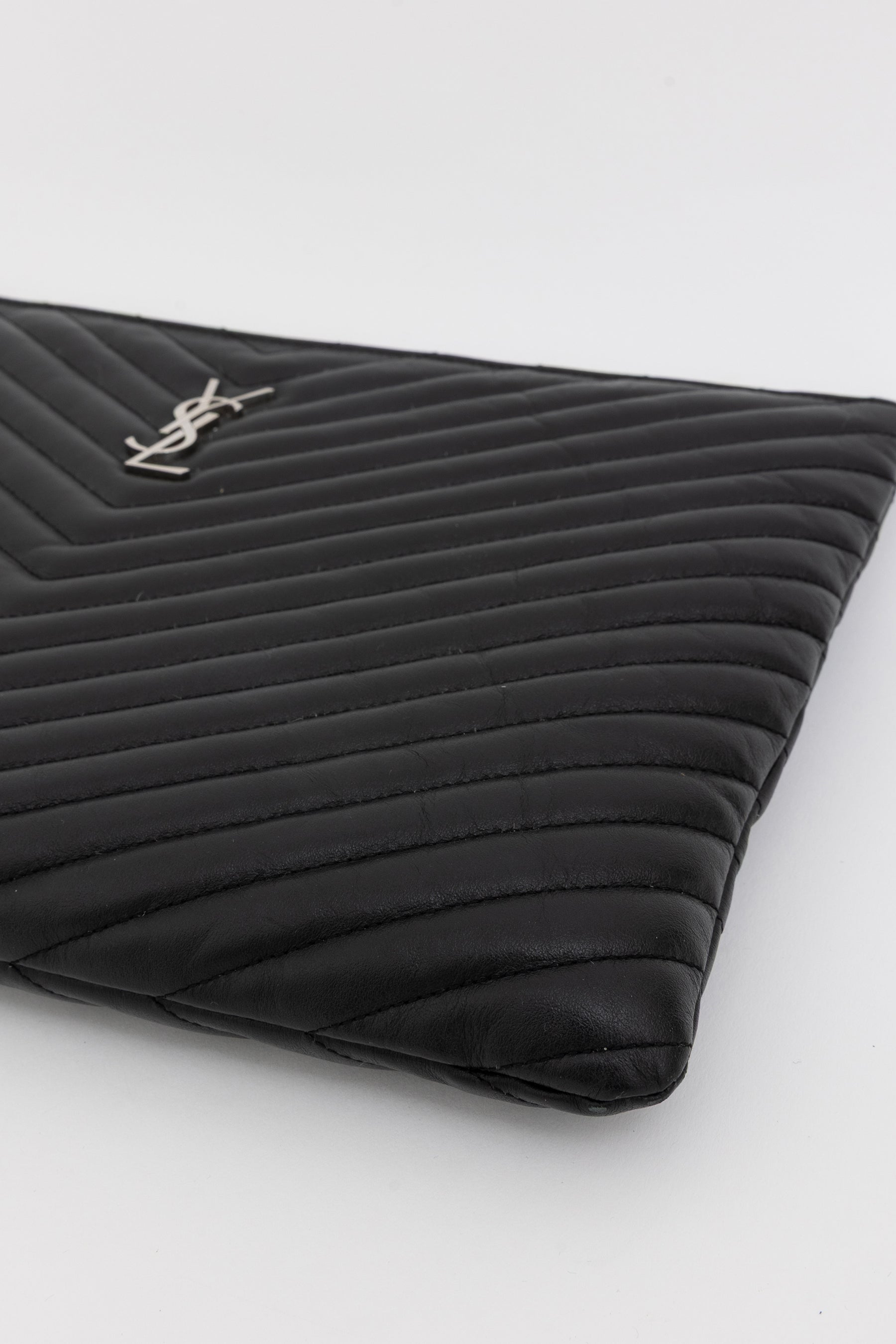 Cassandre Matelassé Tablet Pouch