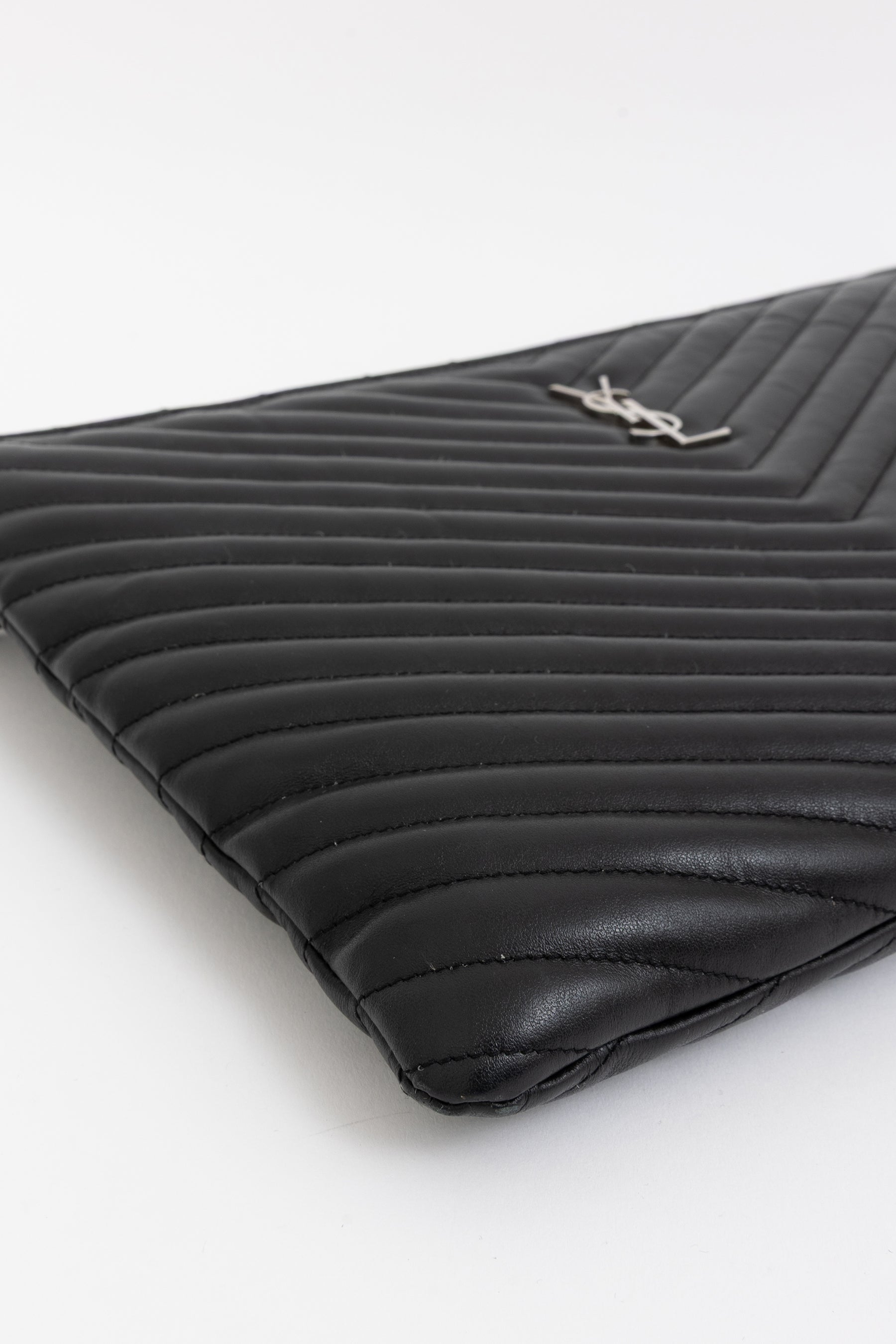 Cassandre Matelassé Tablet Pouch