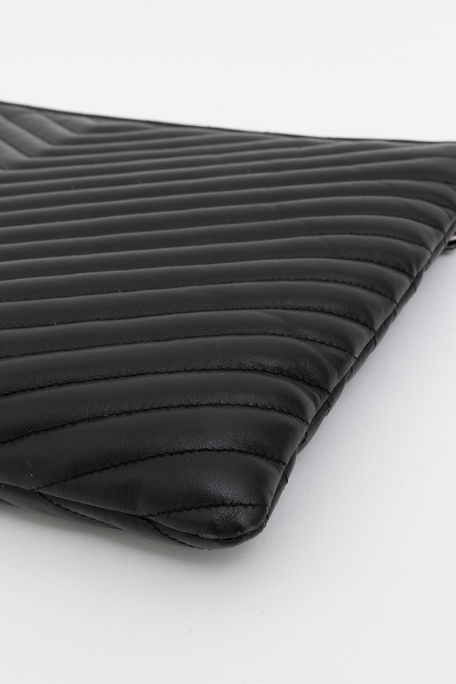 Cassandre Matelassé Tablet Pouch