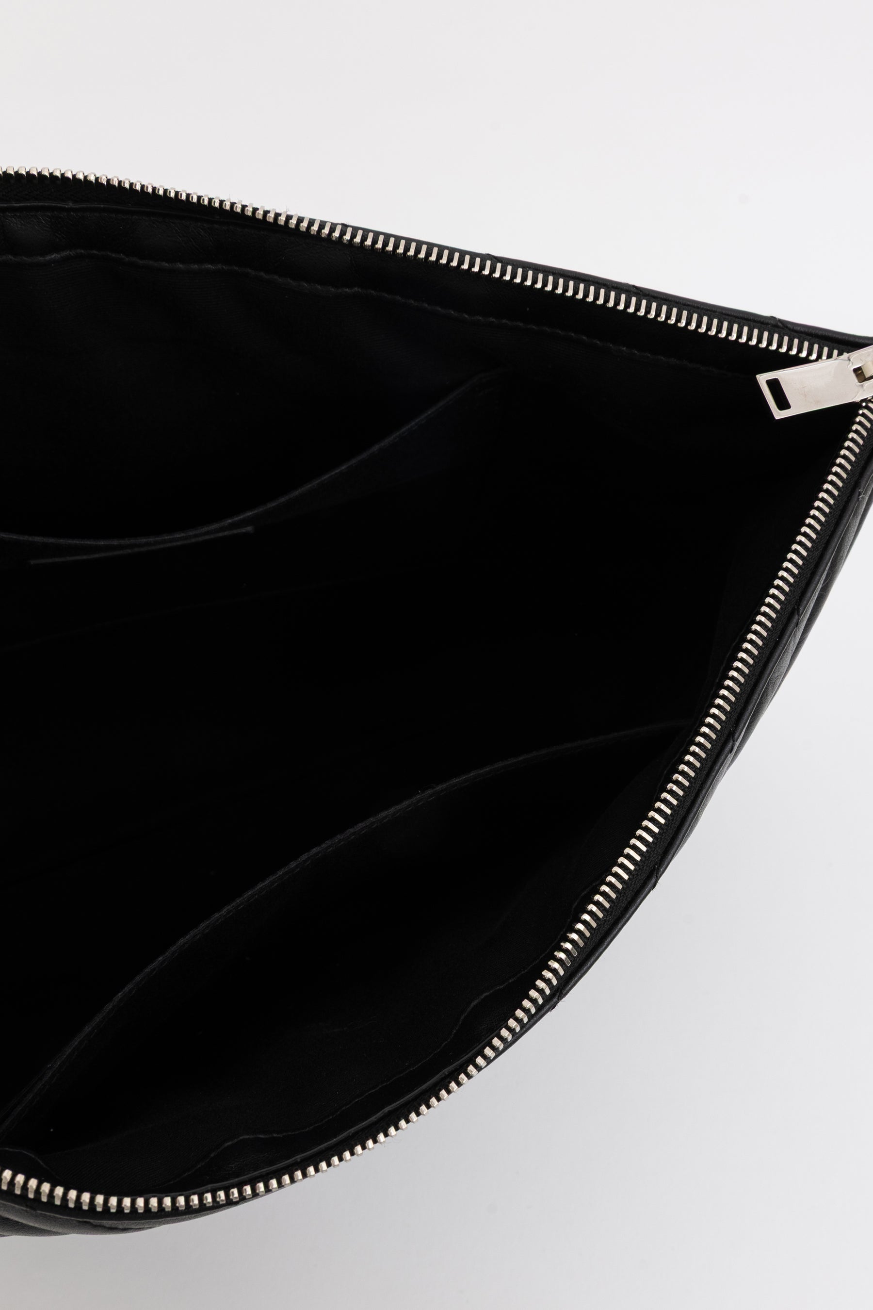 Cassandre Matelassé Tablet Pouch