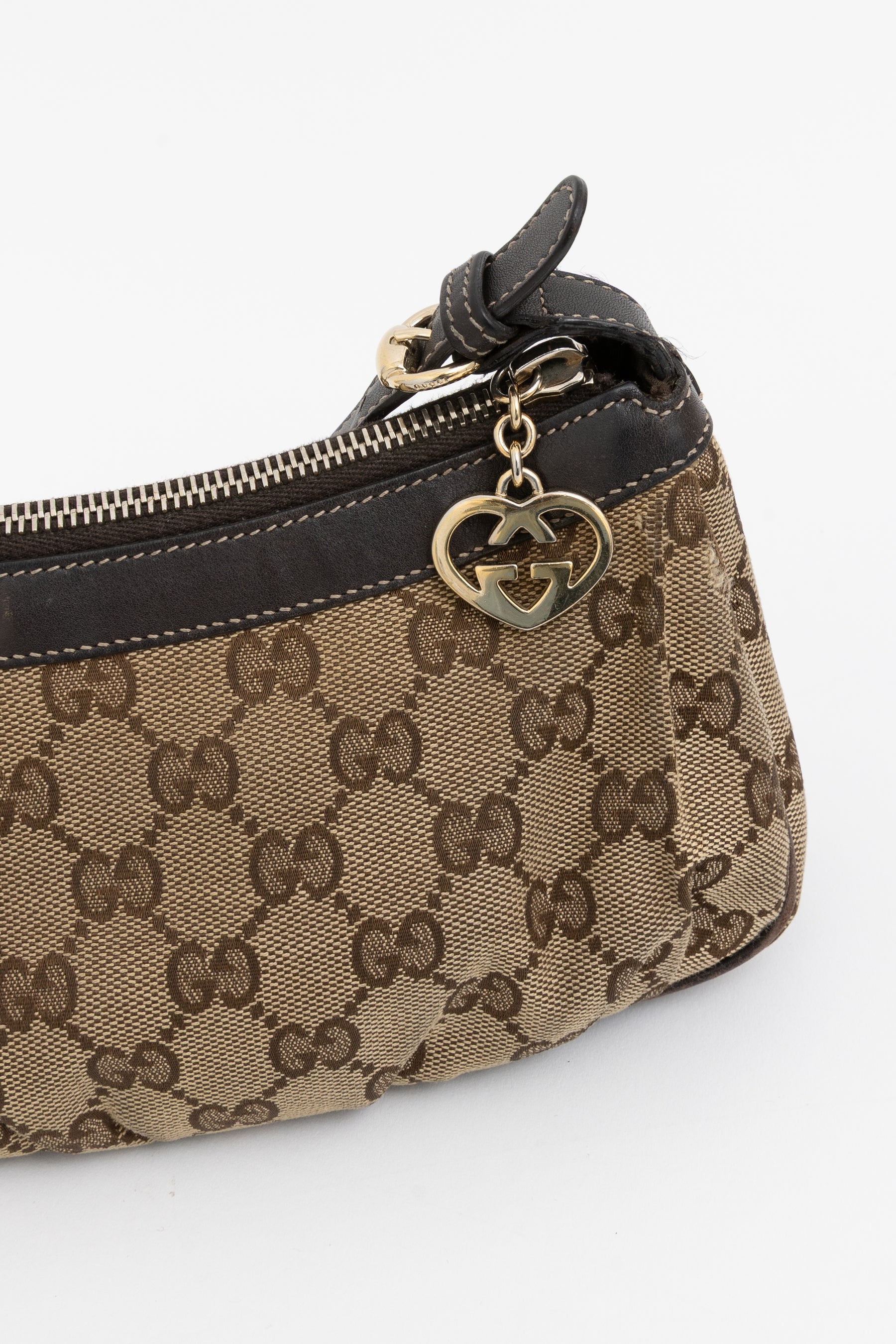 Interlocking G Heart Pochette