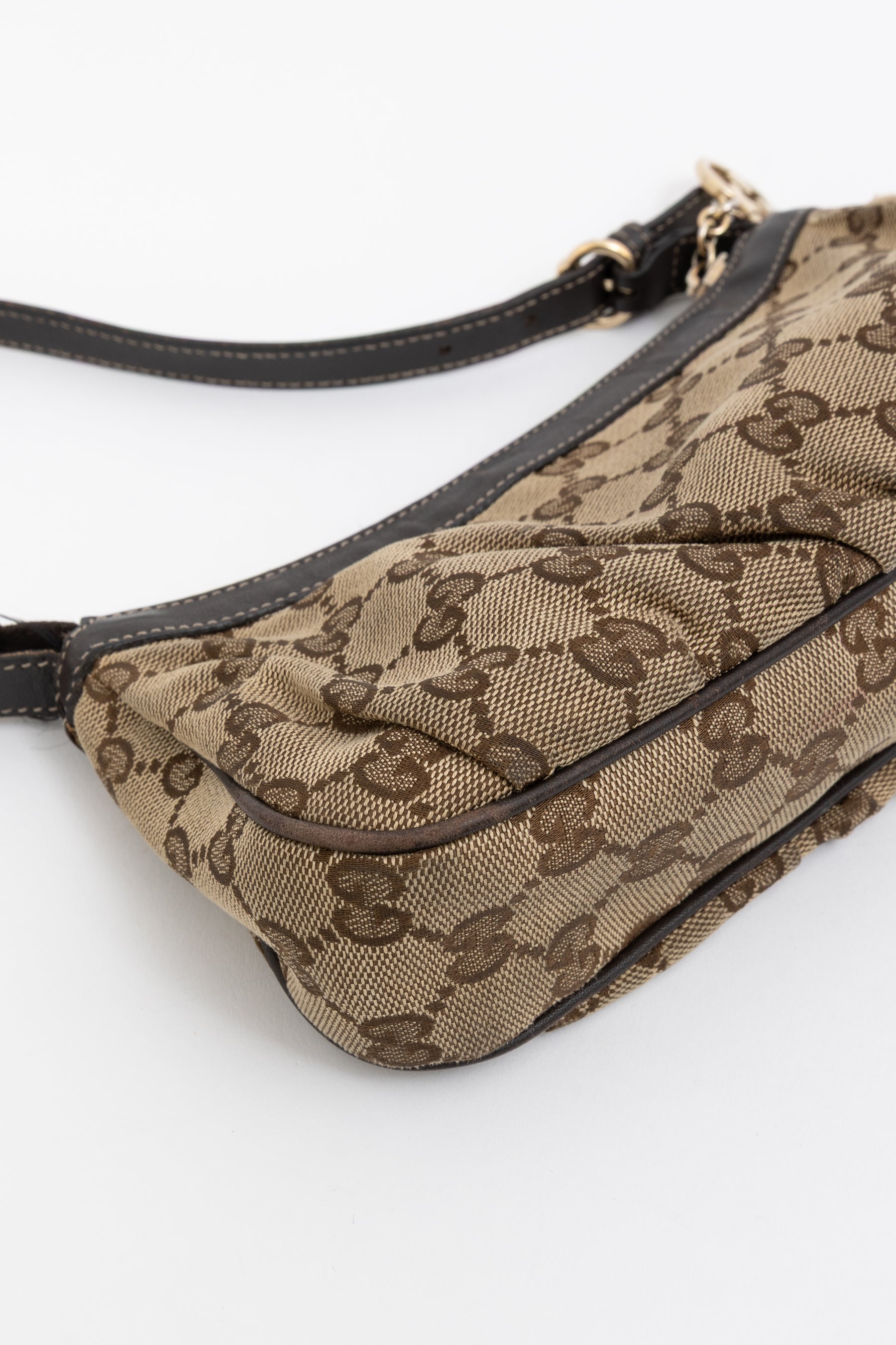Interlocking G Heart Pochette