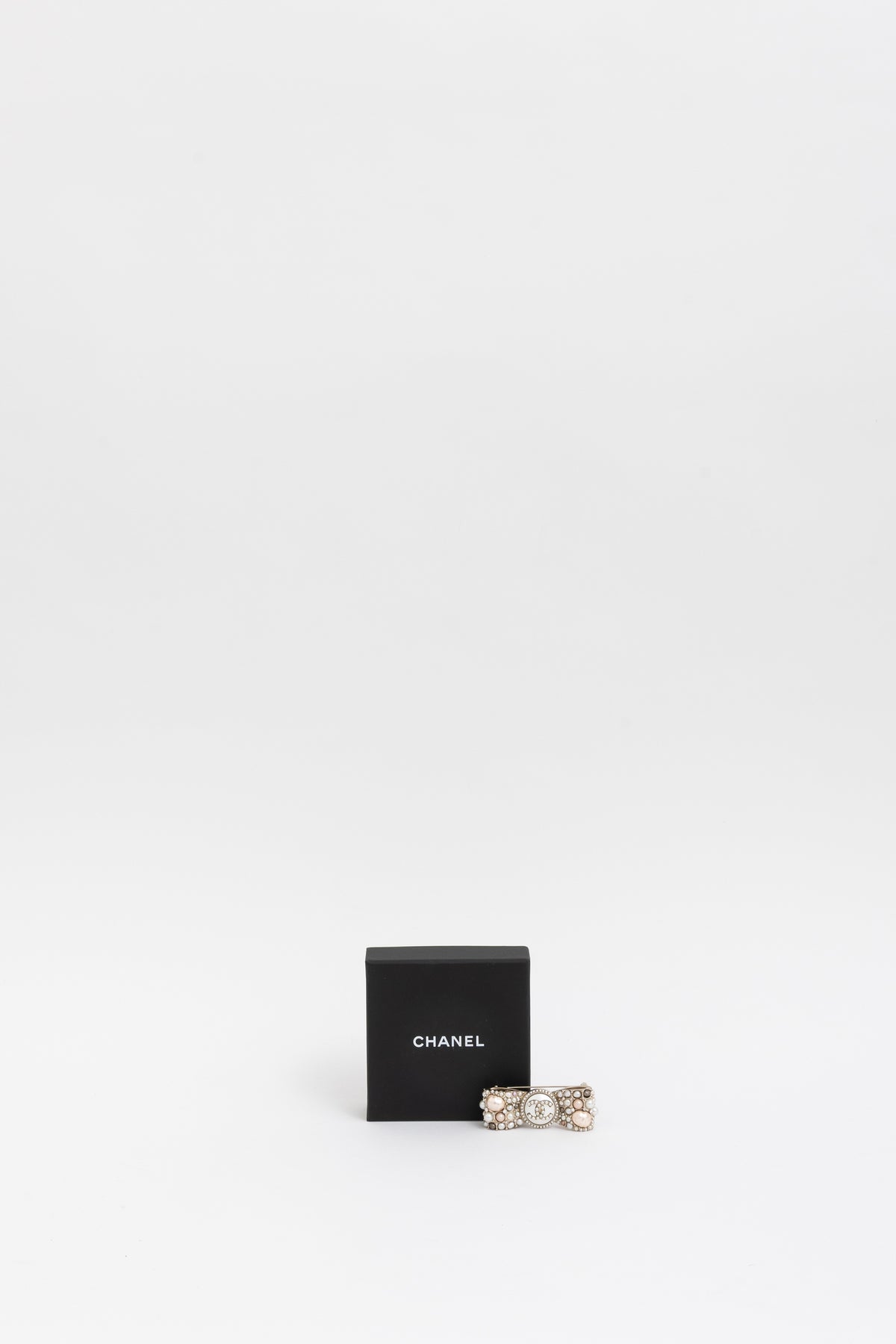 Coco Mark Bow Brooch