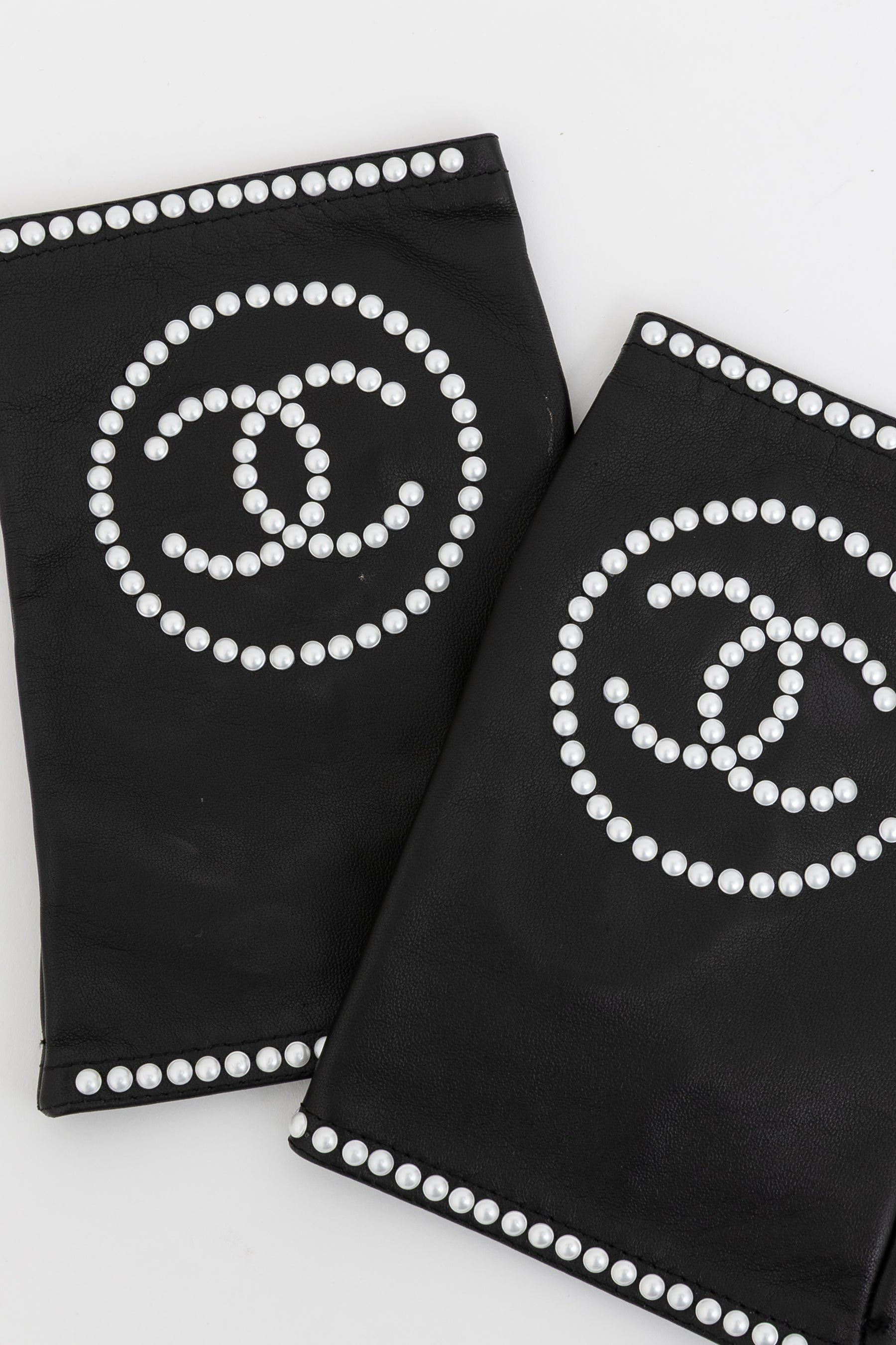 Pearl Logo Fingerless Gloves
