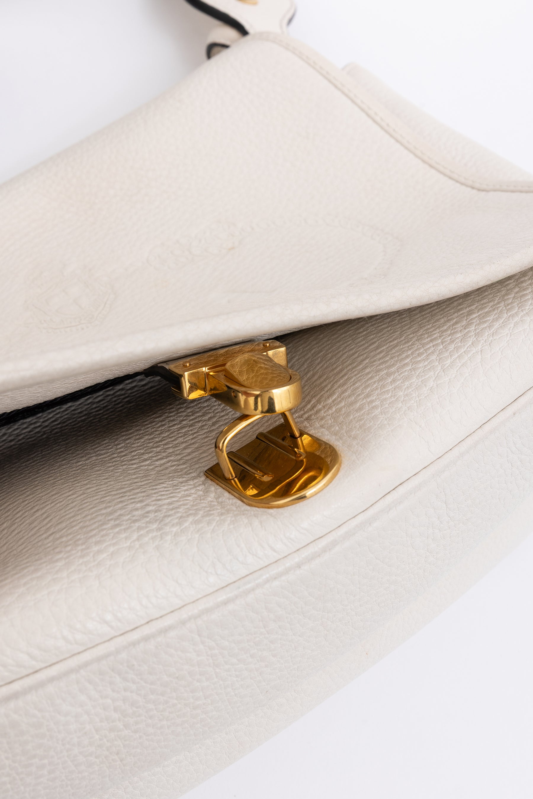 Vitello Daino Shoulder Bag