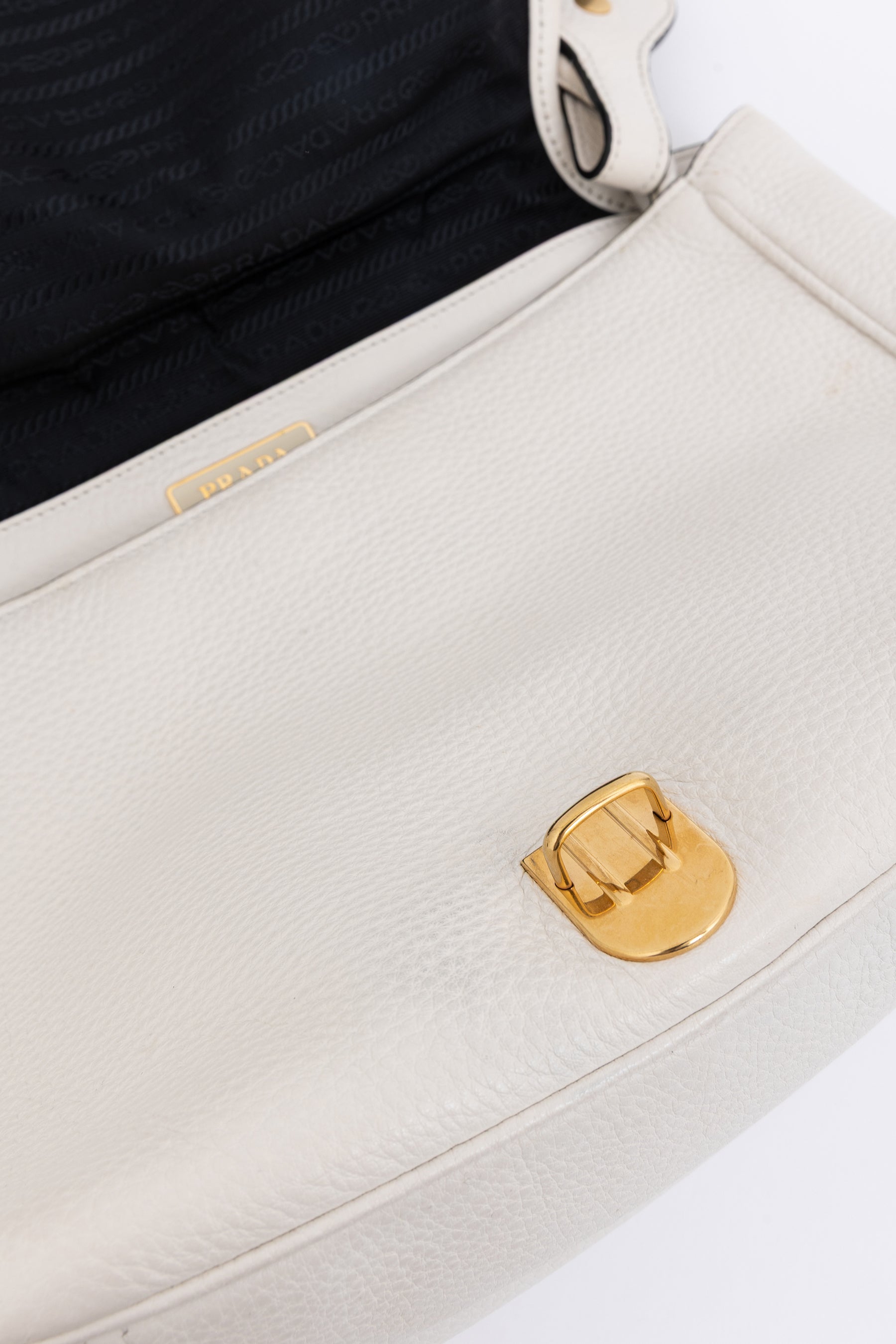 Vitello Daino Shoulder Bag