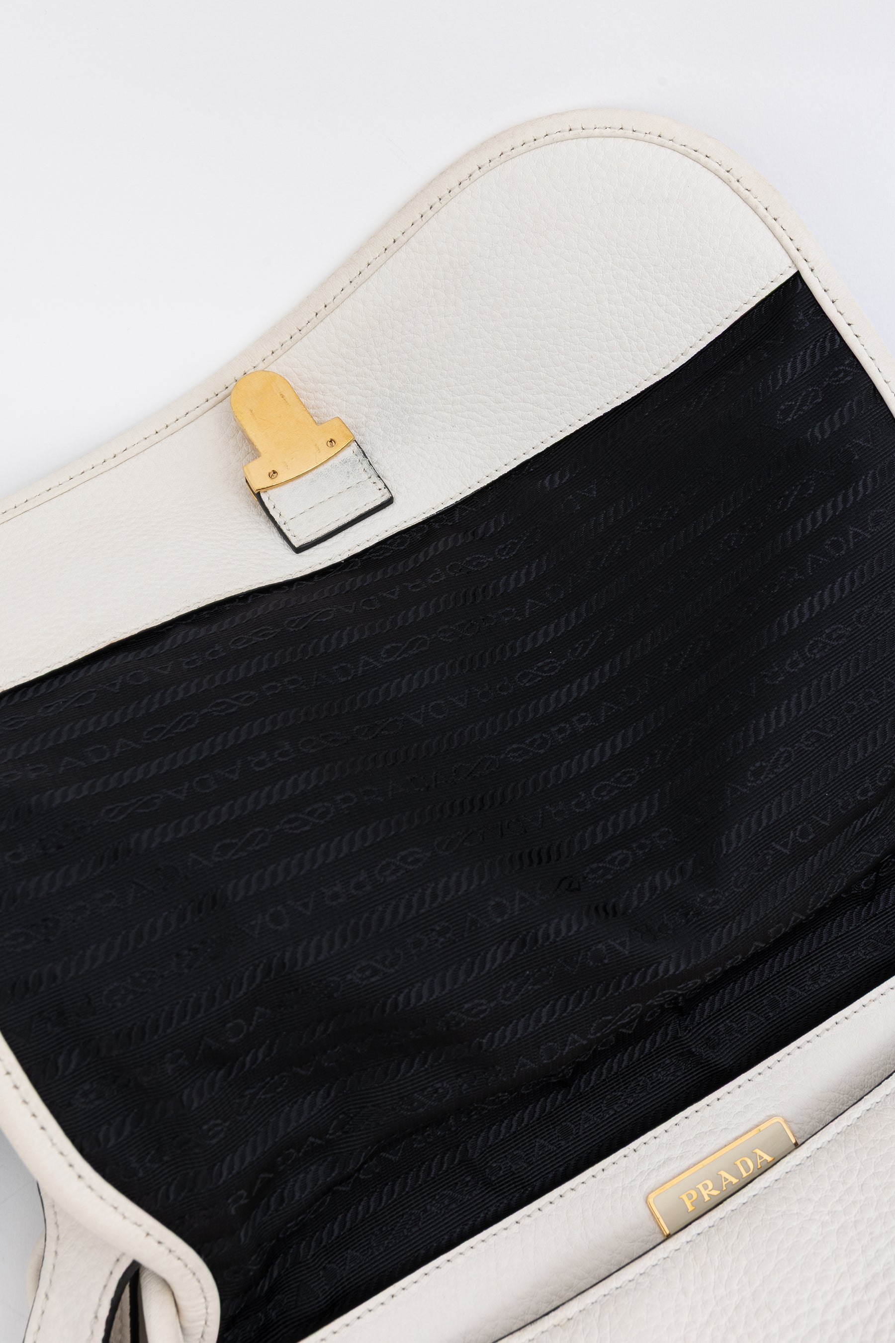 Vitello Daino Shoulder Bag