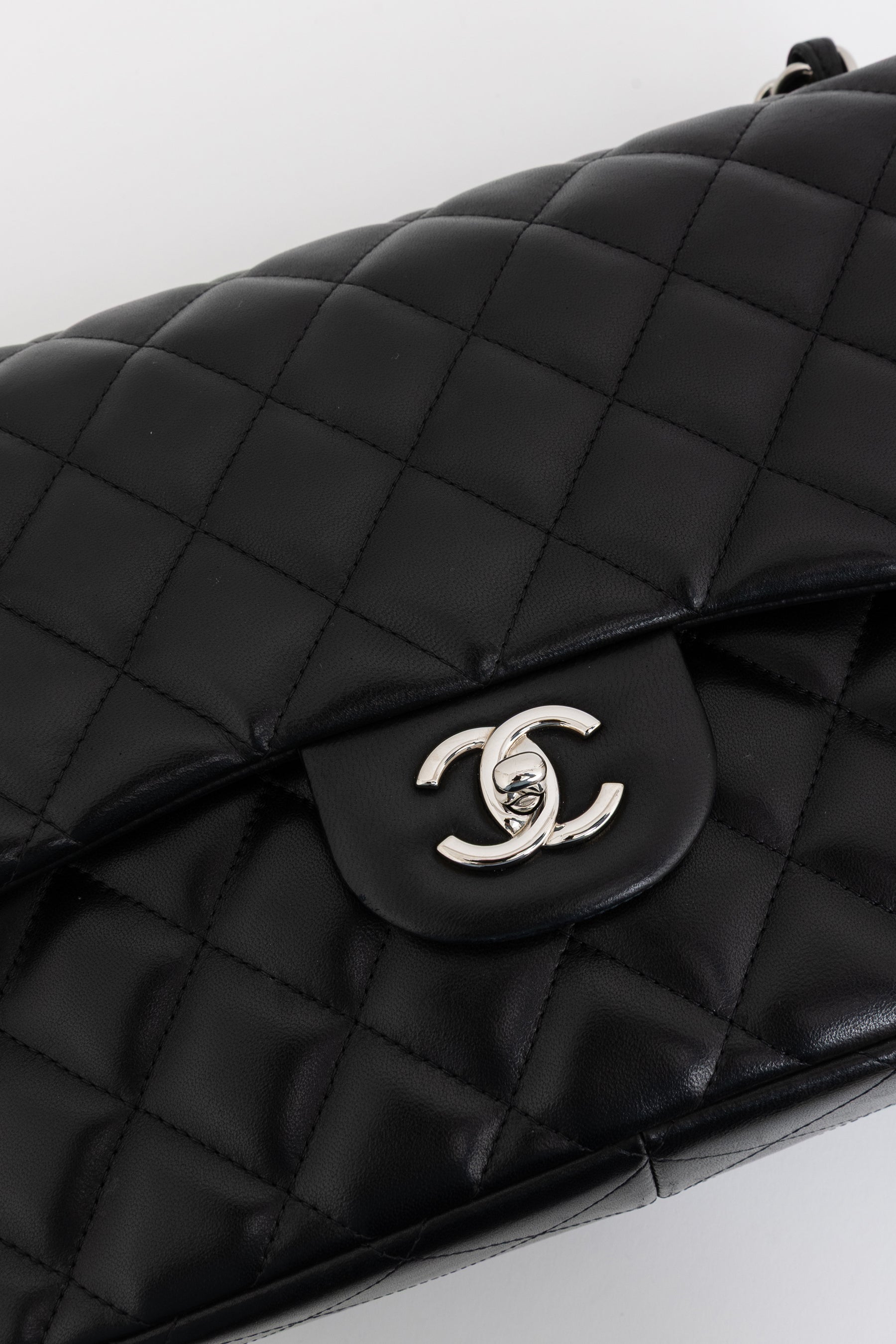 Jumbo Classic Double Flap Bag