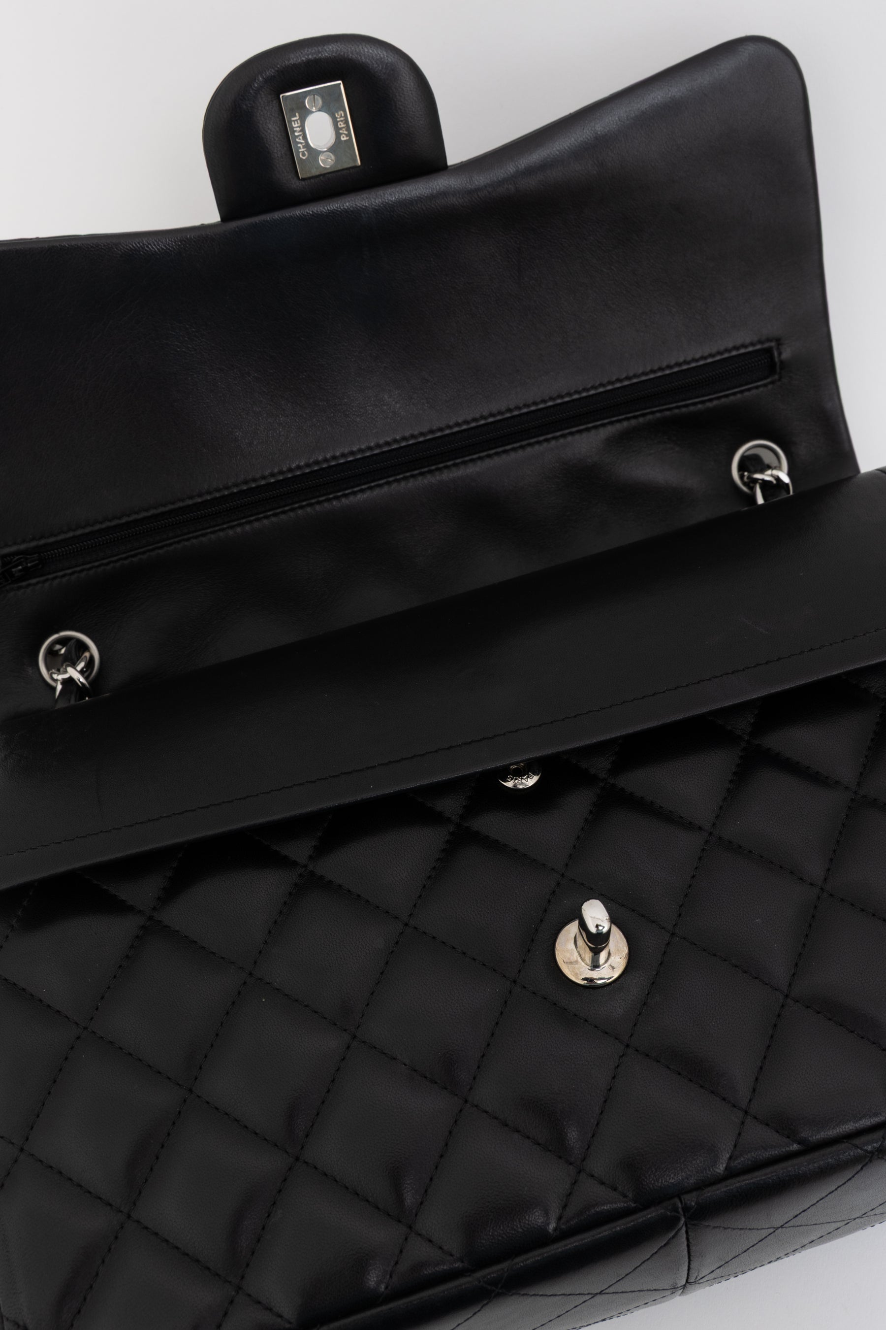 Jumbo Classic Double Flap Bag