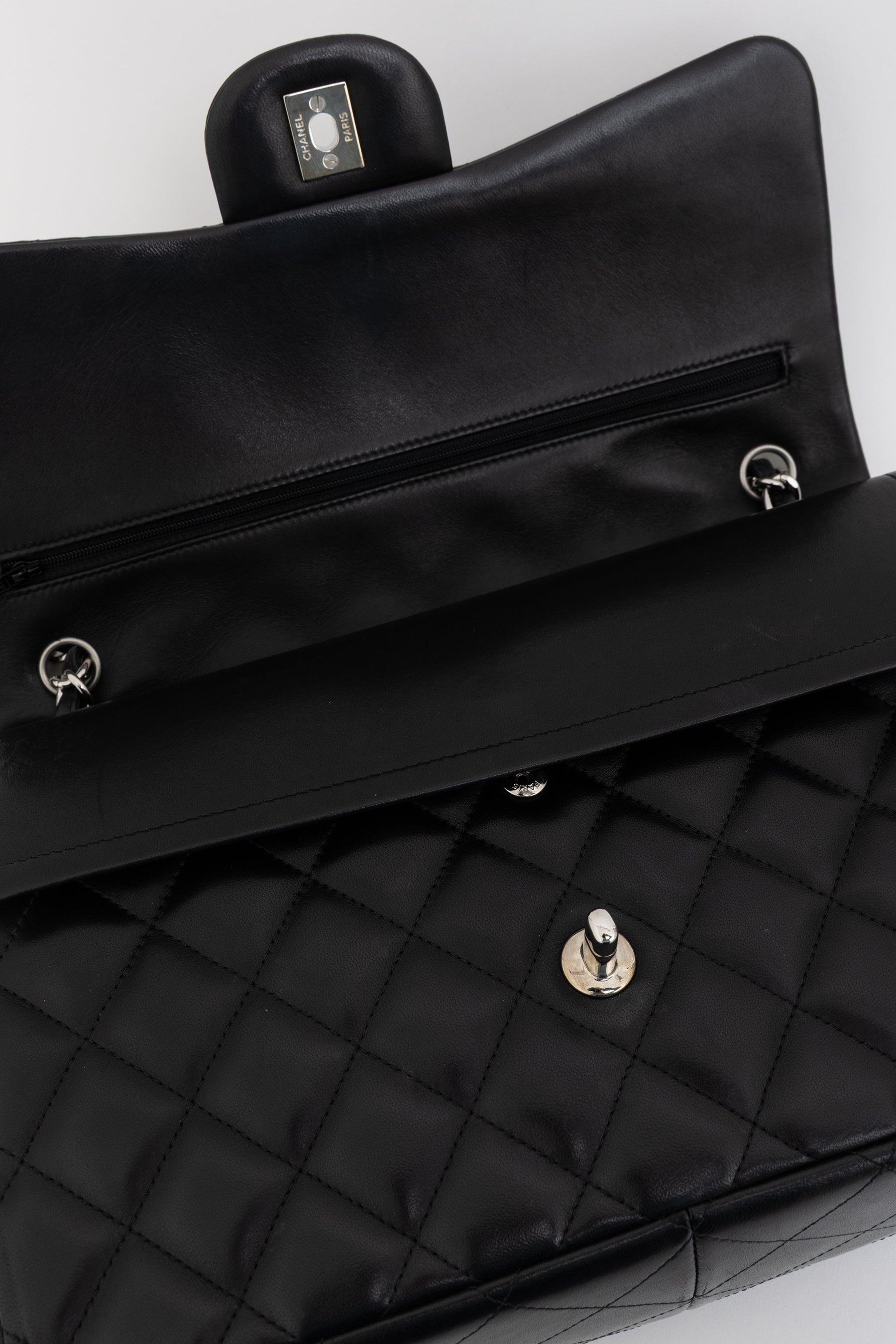Jumbo Classic Double Flap Bag