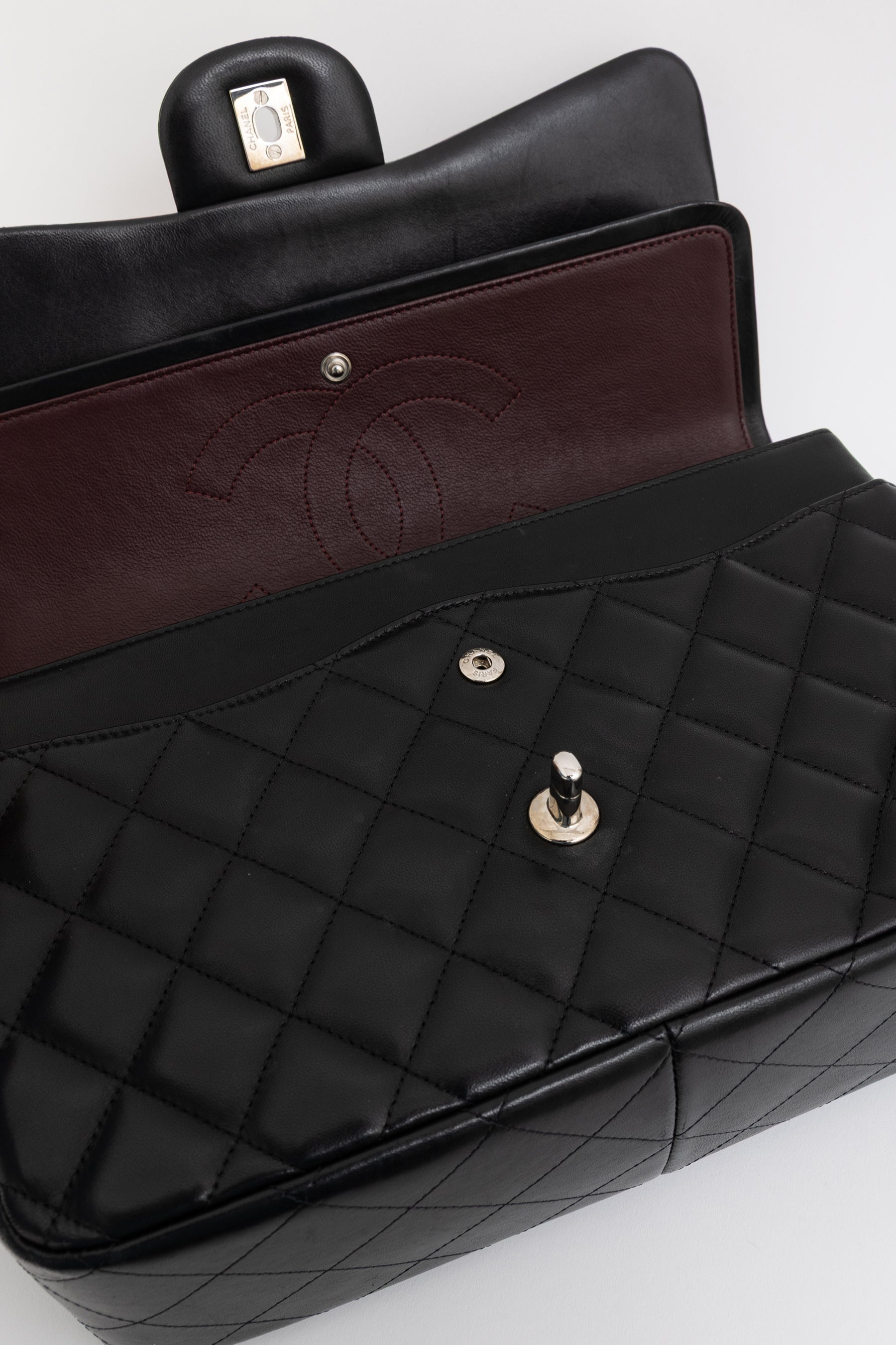 Jumbo Classic Double Flap Bag