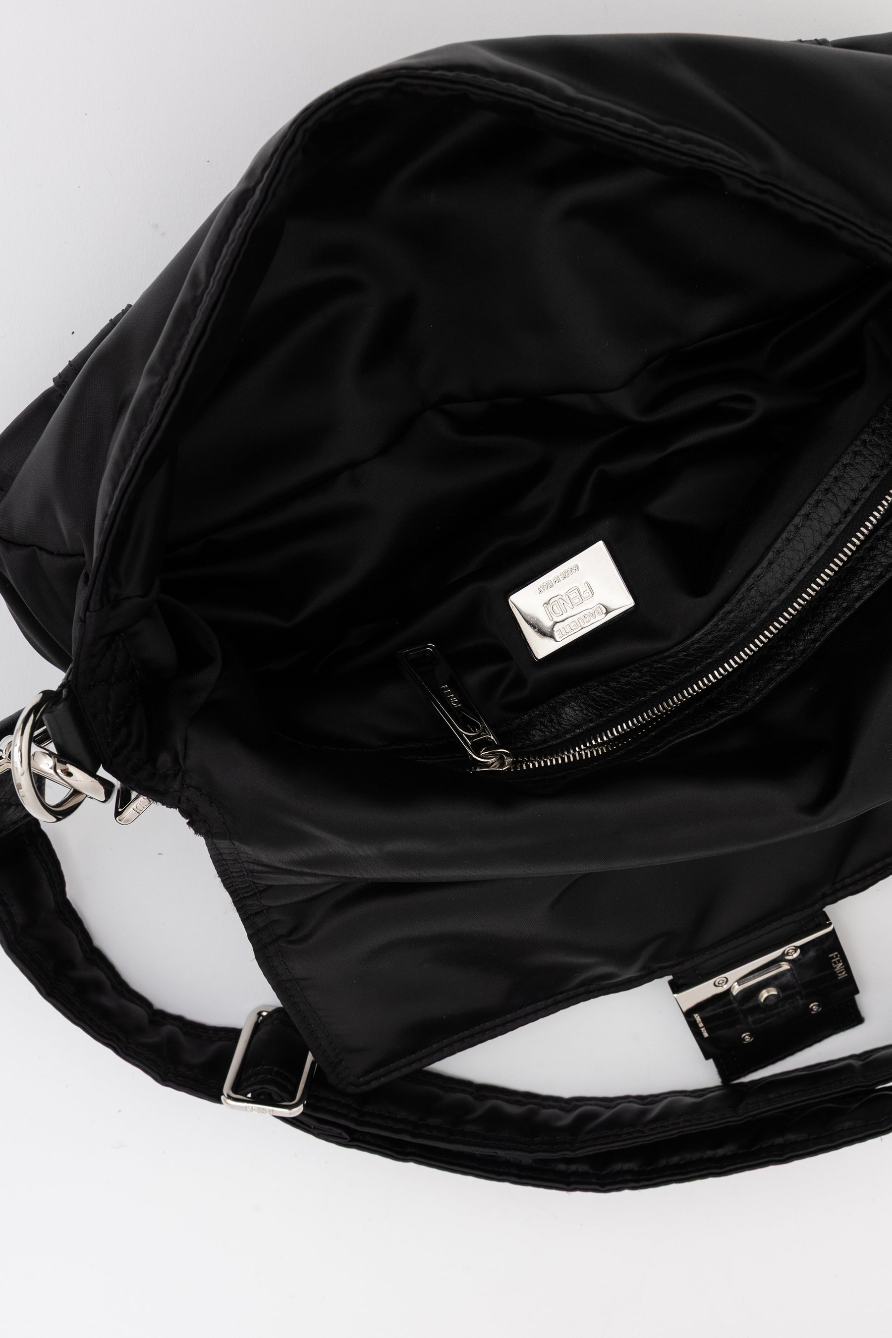 Multipocket Baguette Bag