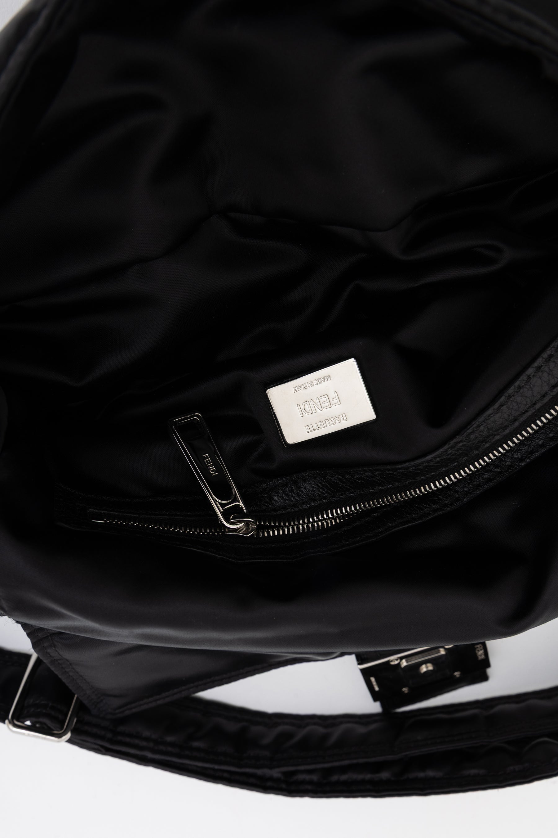 Multipocket Baguette Bag