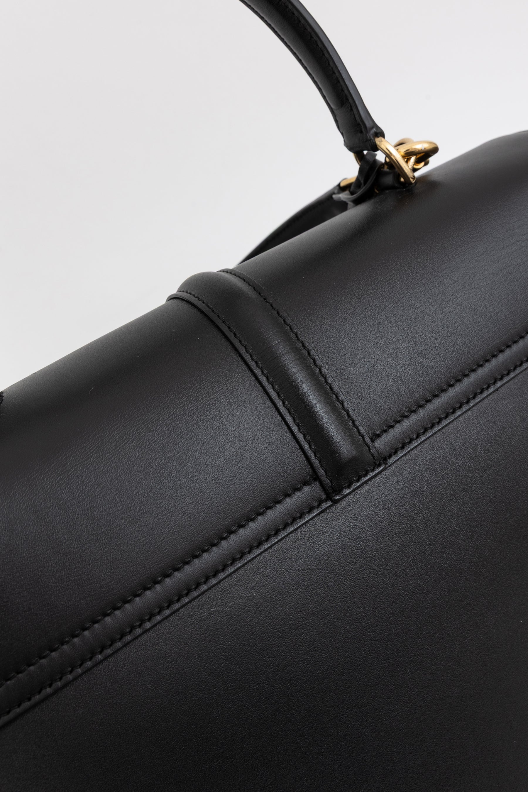 Medium Classique 16 Bag