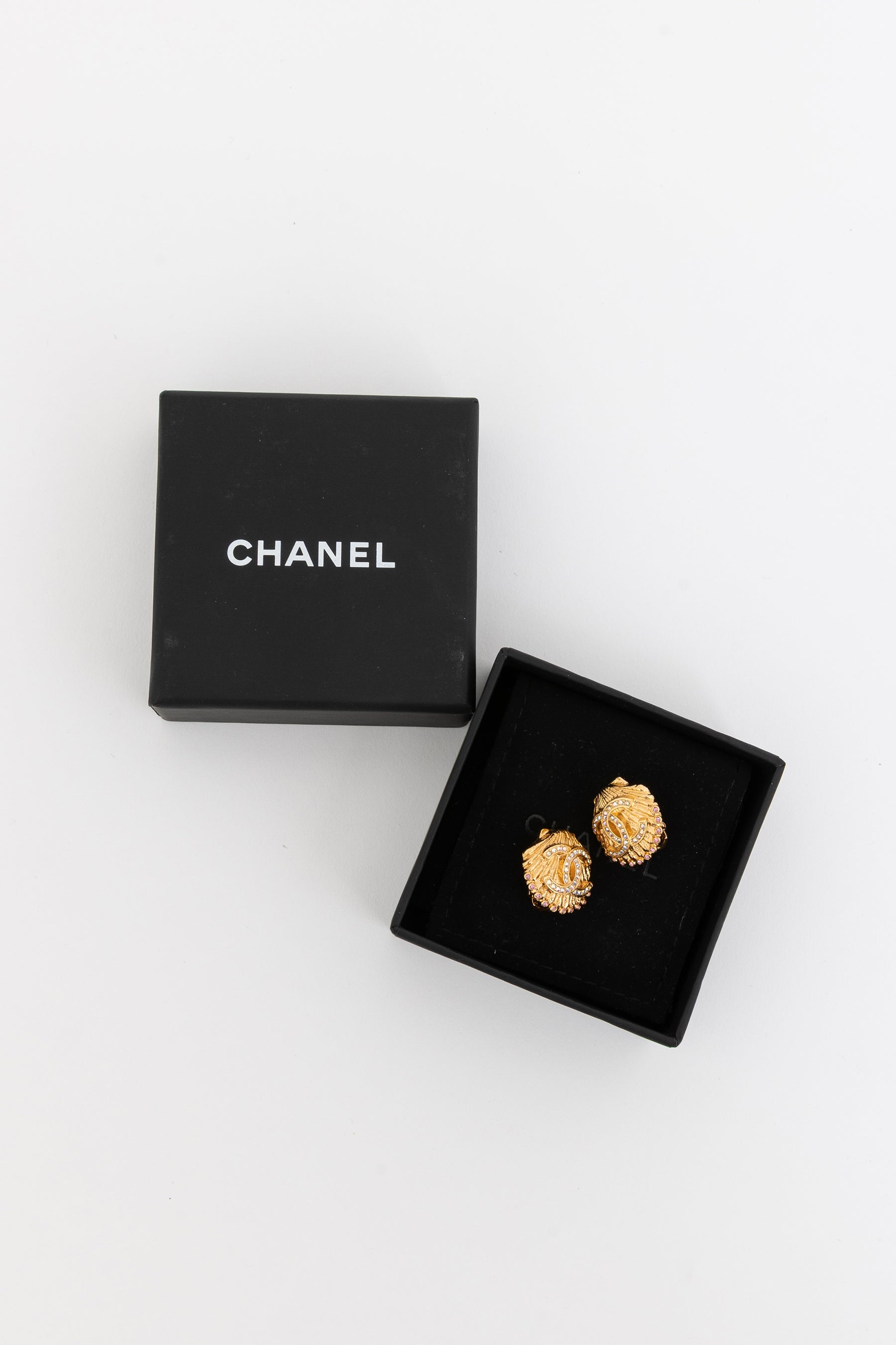 Clip On Clamshell Earrings