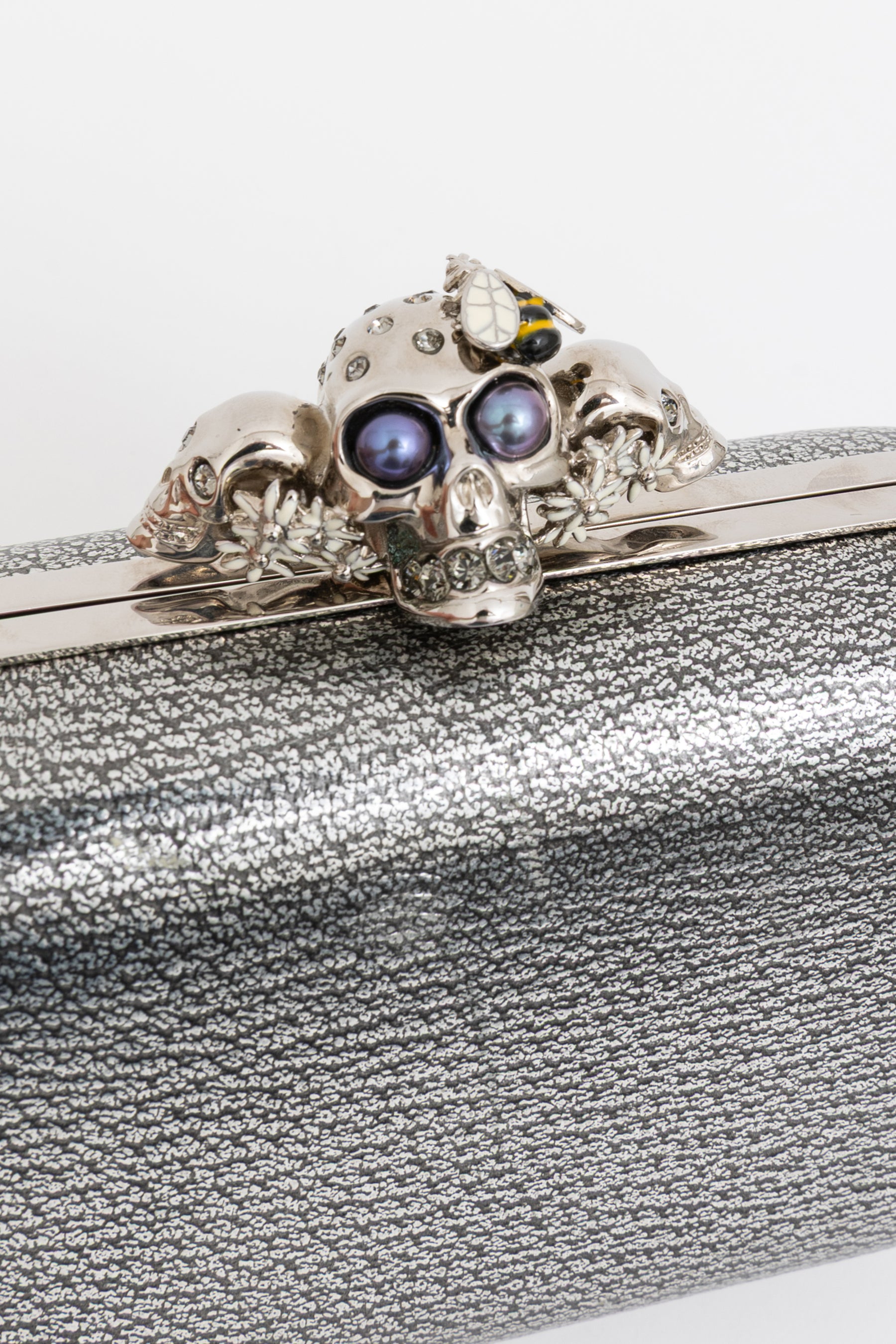 Skull Clutch