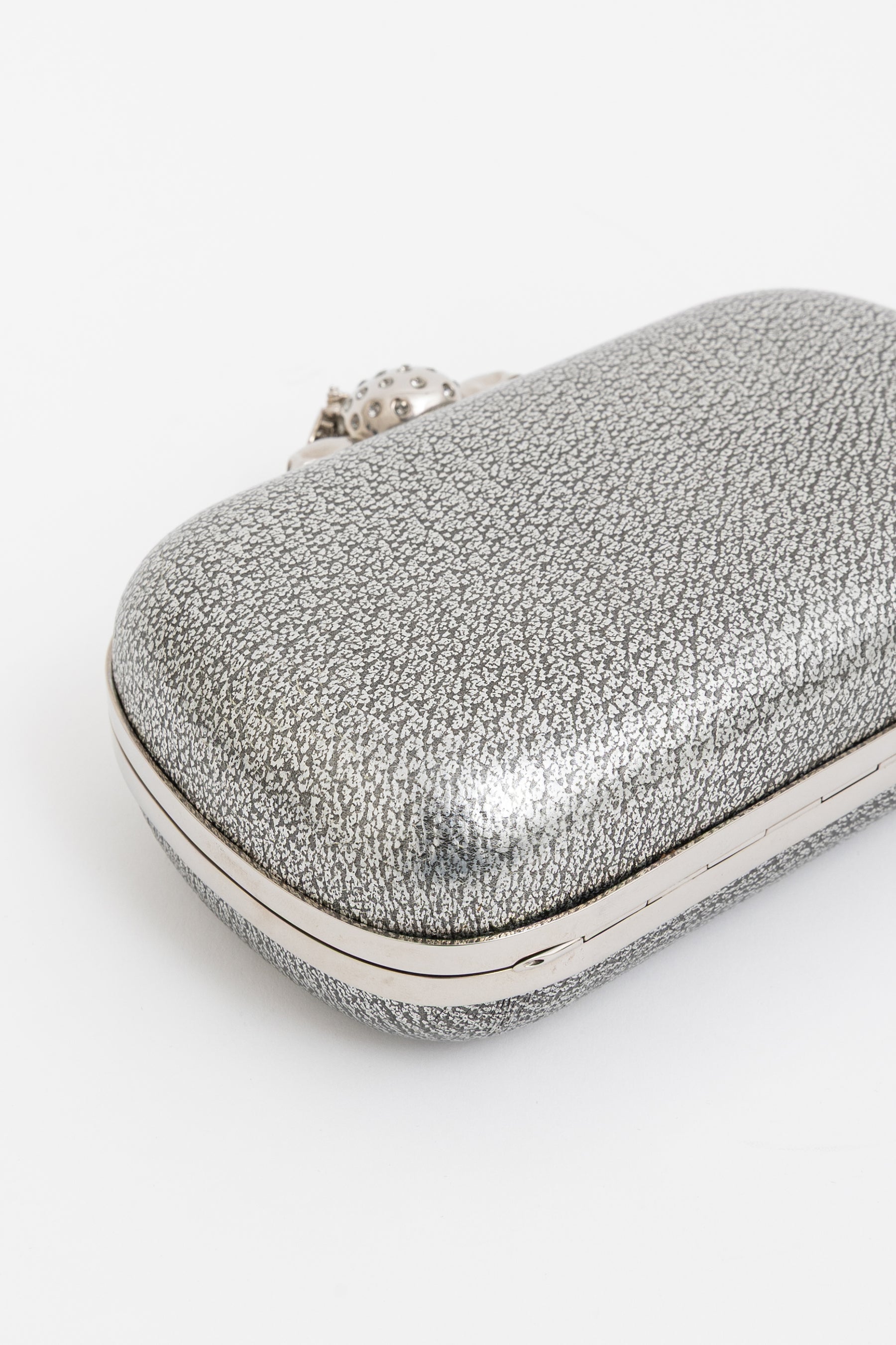 Skull Clutch