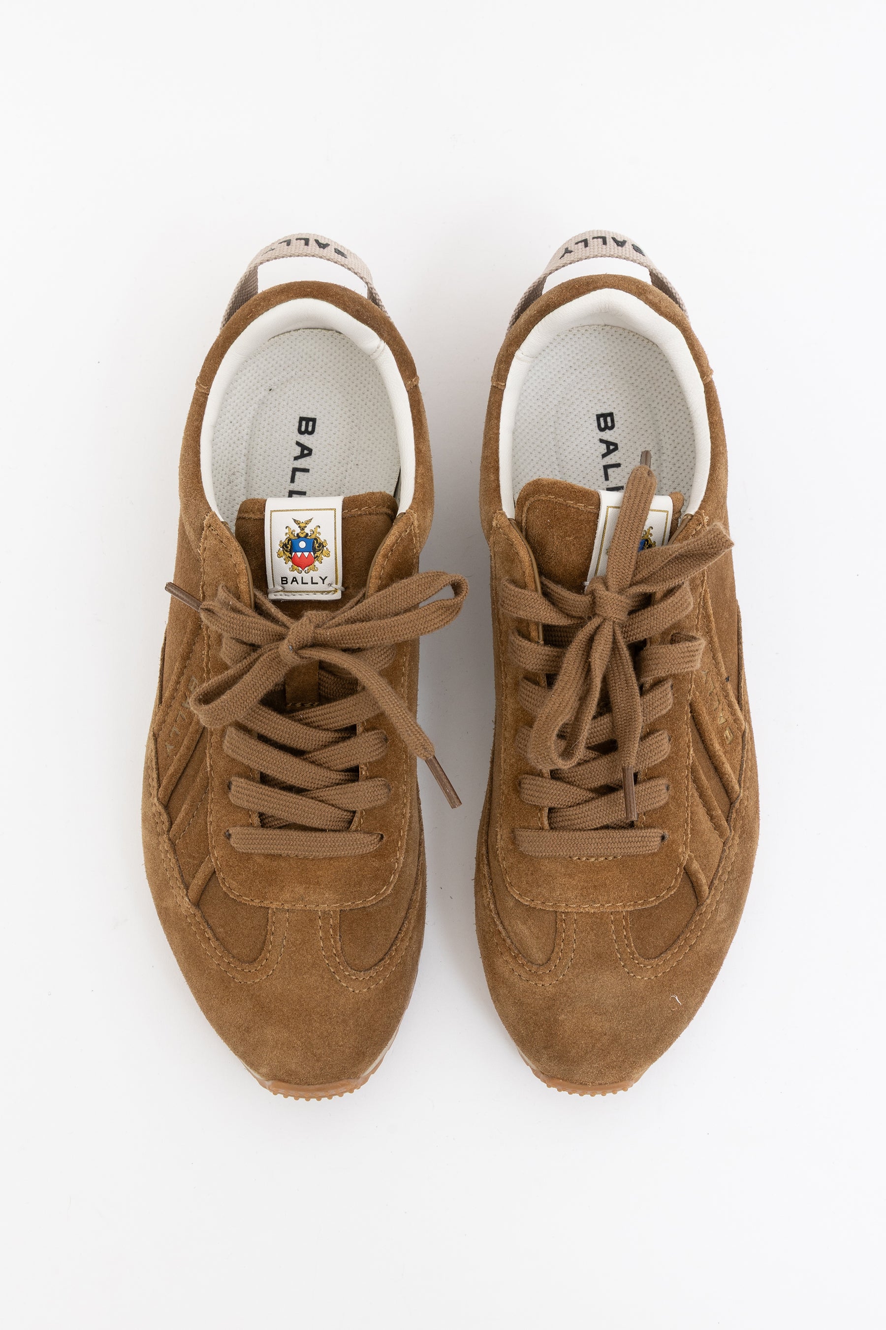 Quest Sneakers