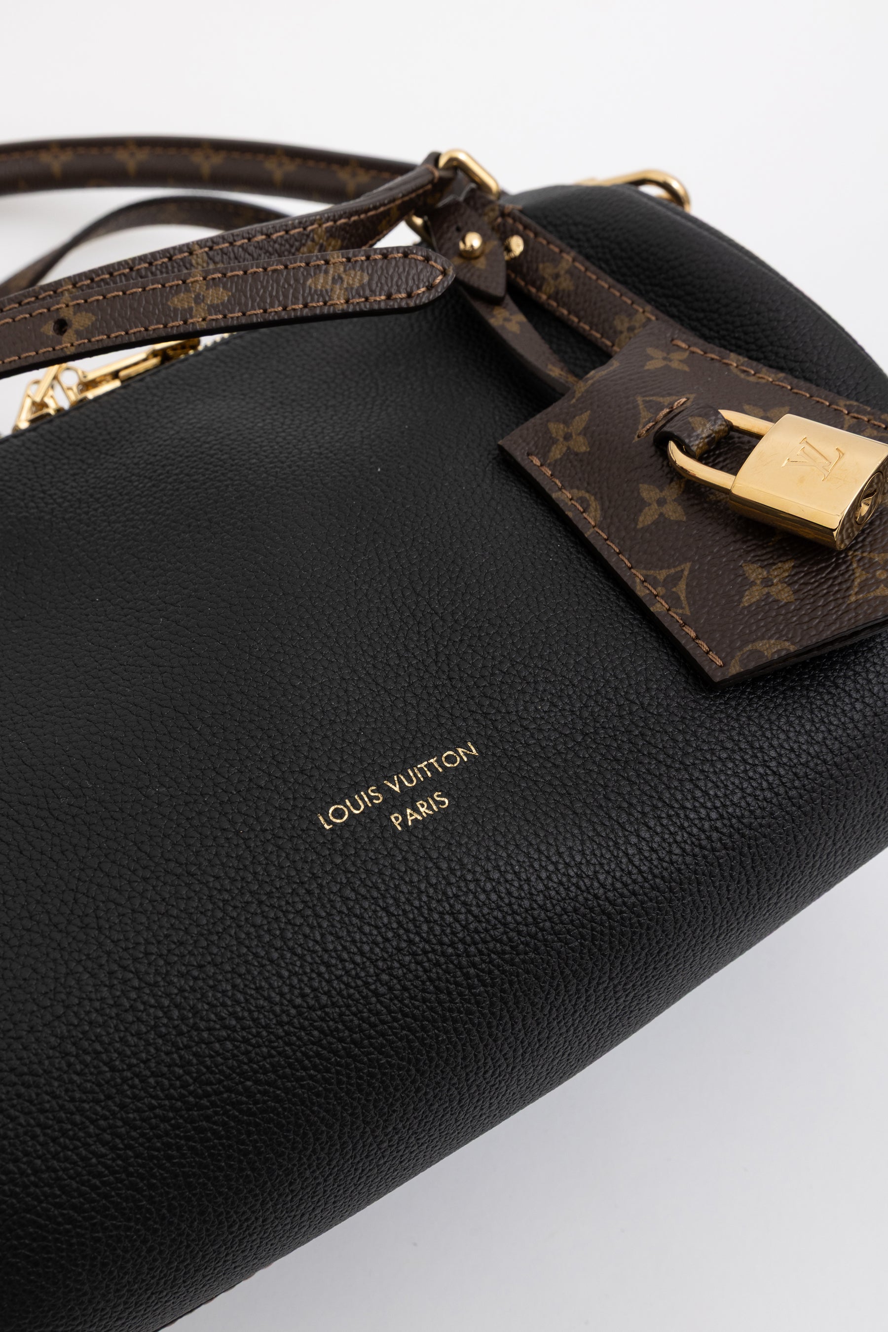 Express PM Shoulder Bag