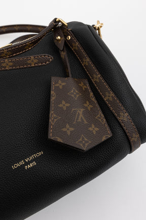 Express PM Shoulder Bag