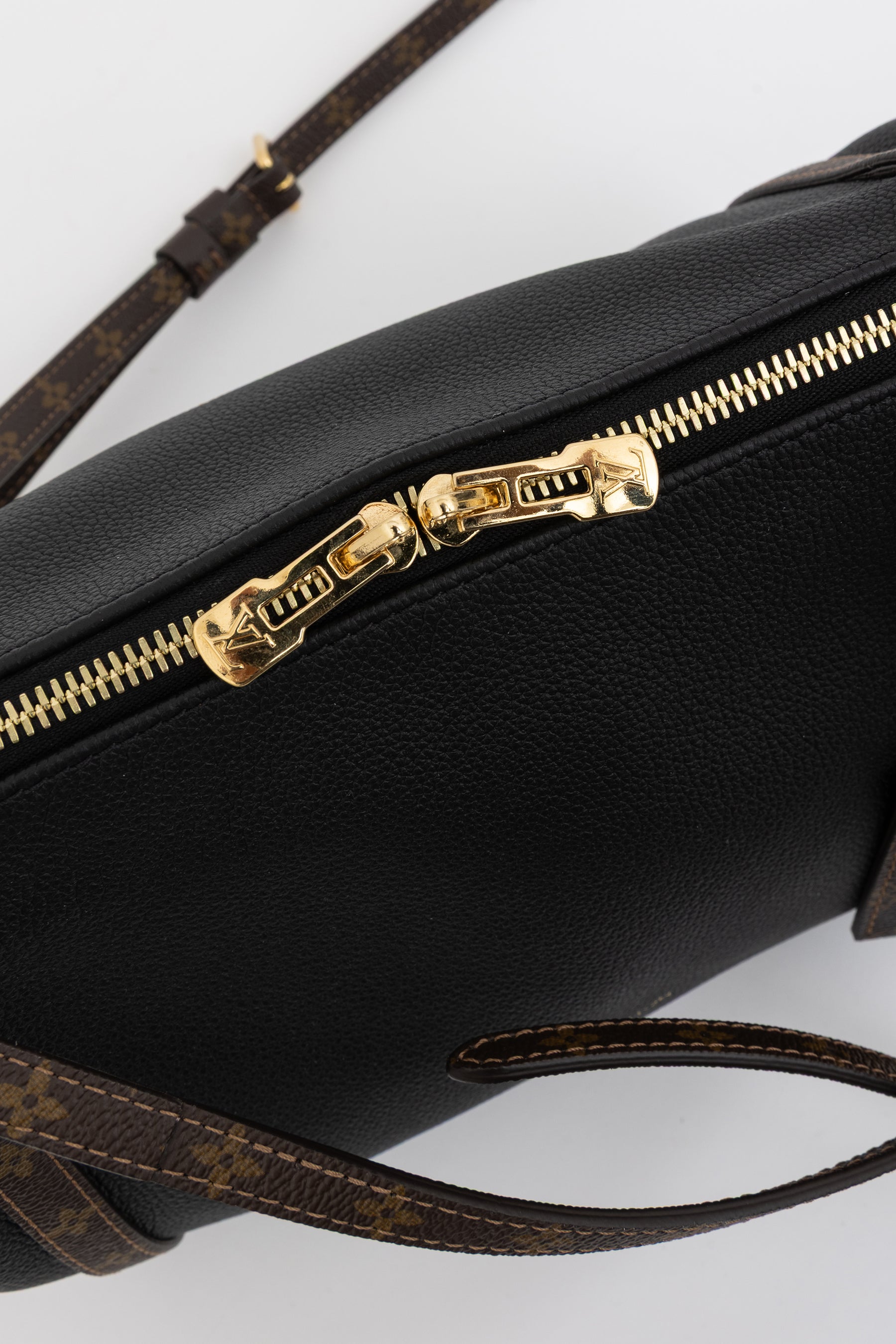 Express PM Shoulder Bag