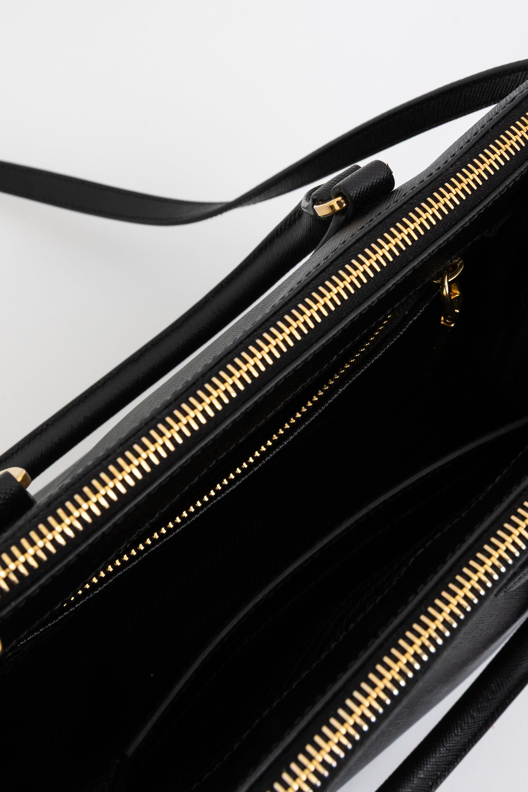 Medium Galleria Bag