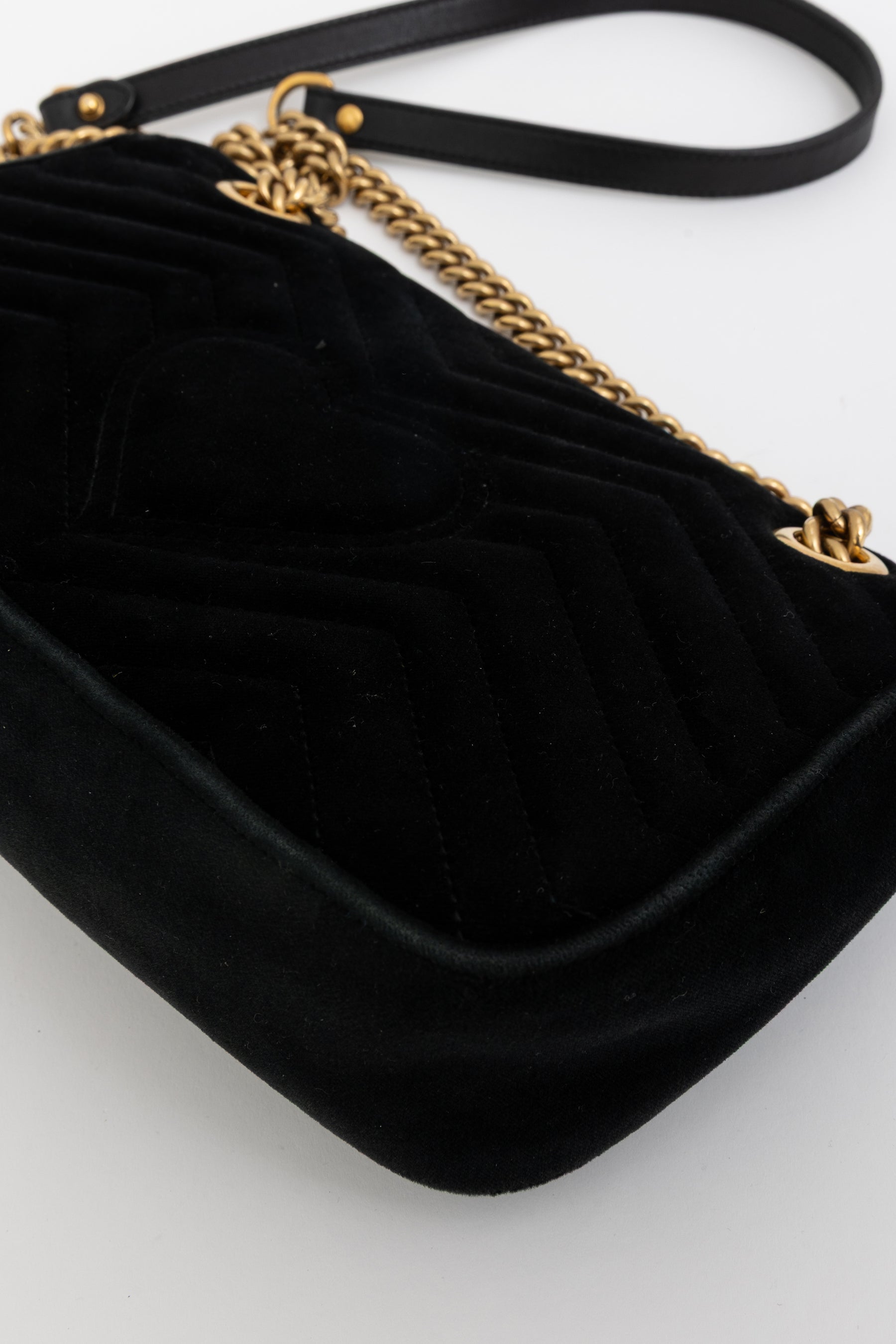 GG Marmont Small Shoulder Bag