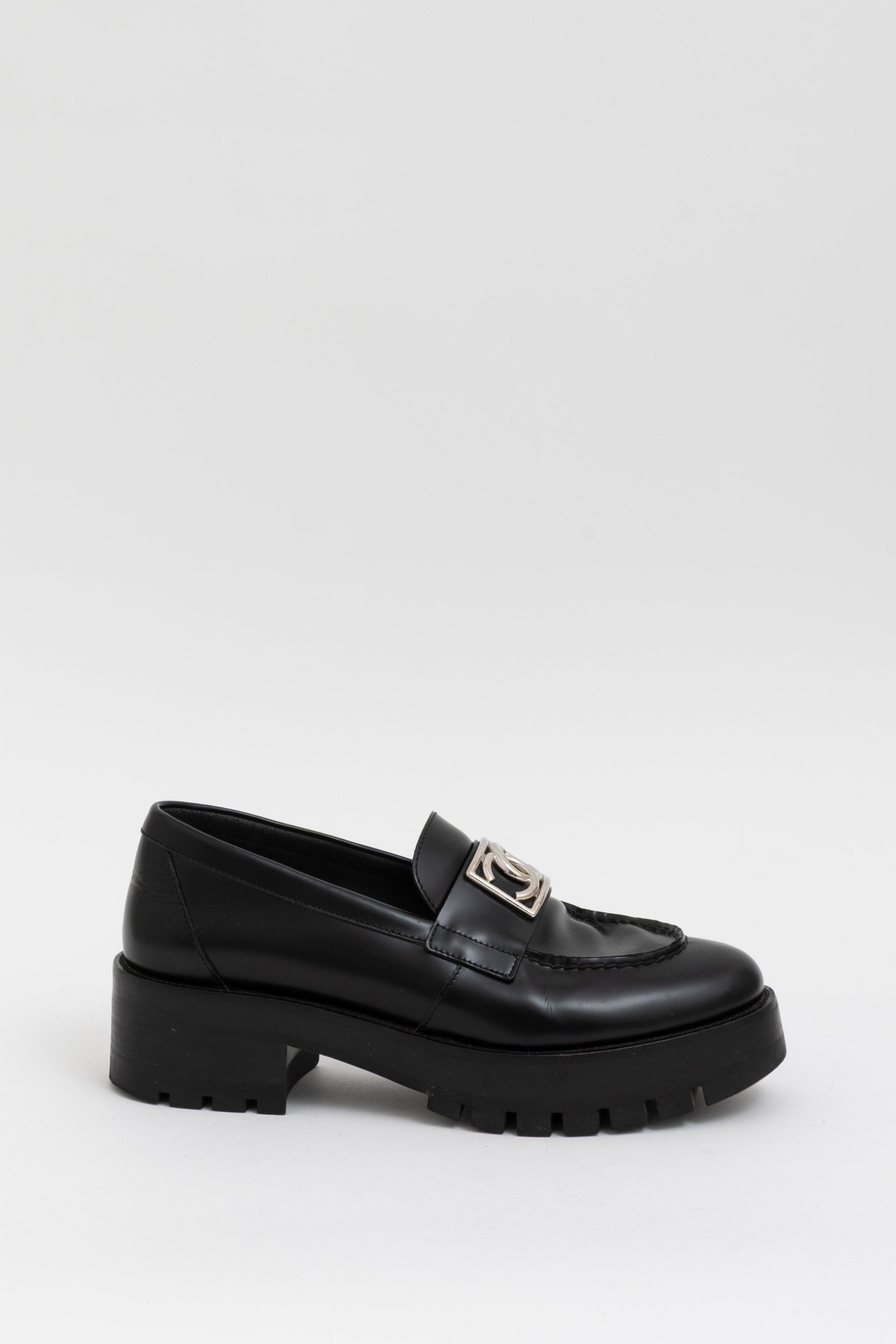 Interlocking CC Logo Loafers
