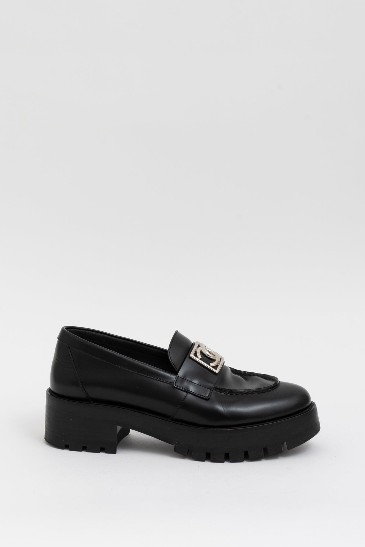Interlocking CC Logo Loafers