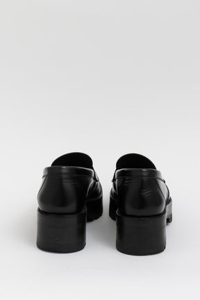 Interlocking CC Logo Loafers