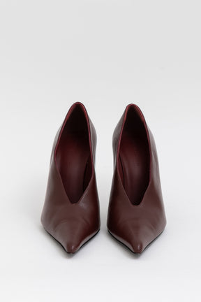 Elongated Pumps