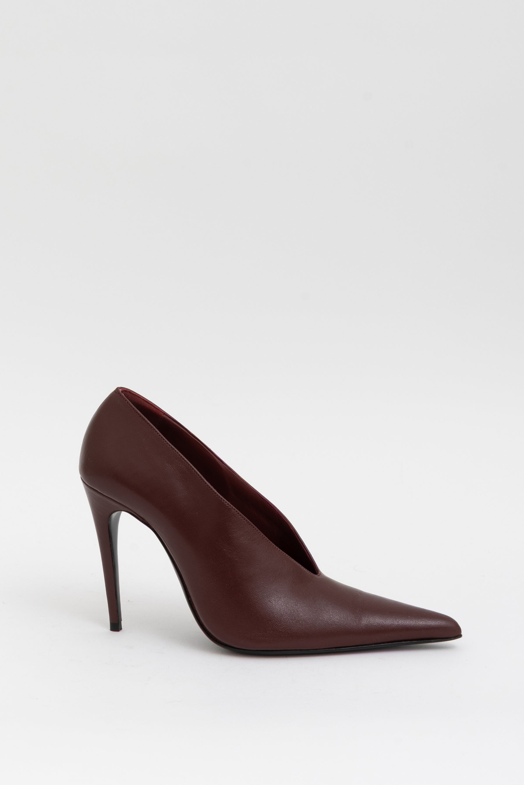 Elongated Pumps