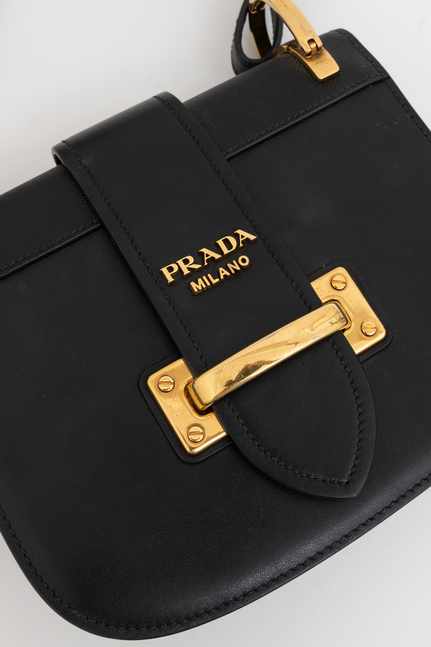 Cahier Curved Crossbody Bag