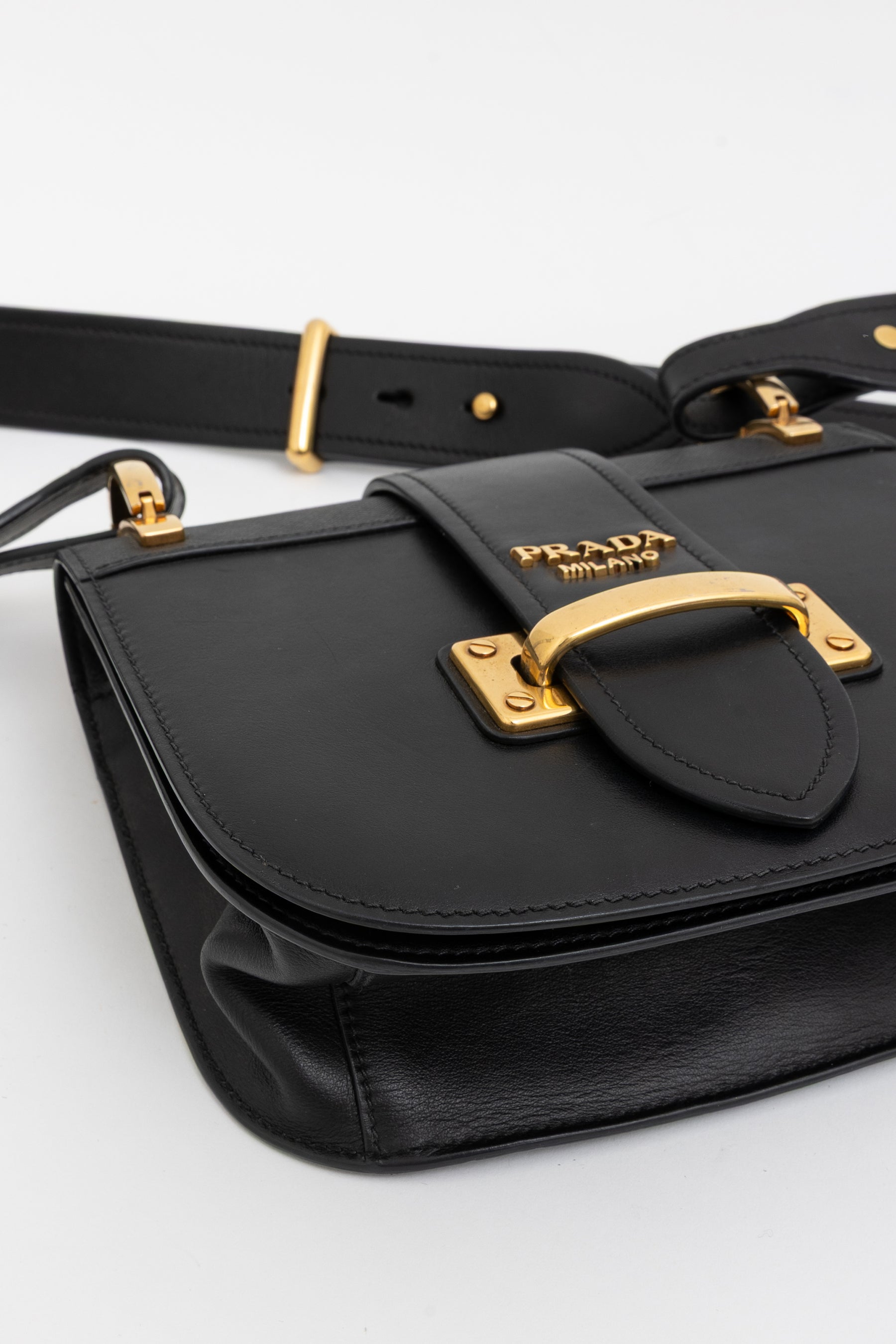 Cahier Curved Crossbody Bag