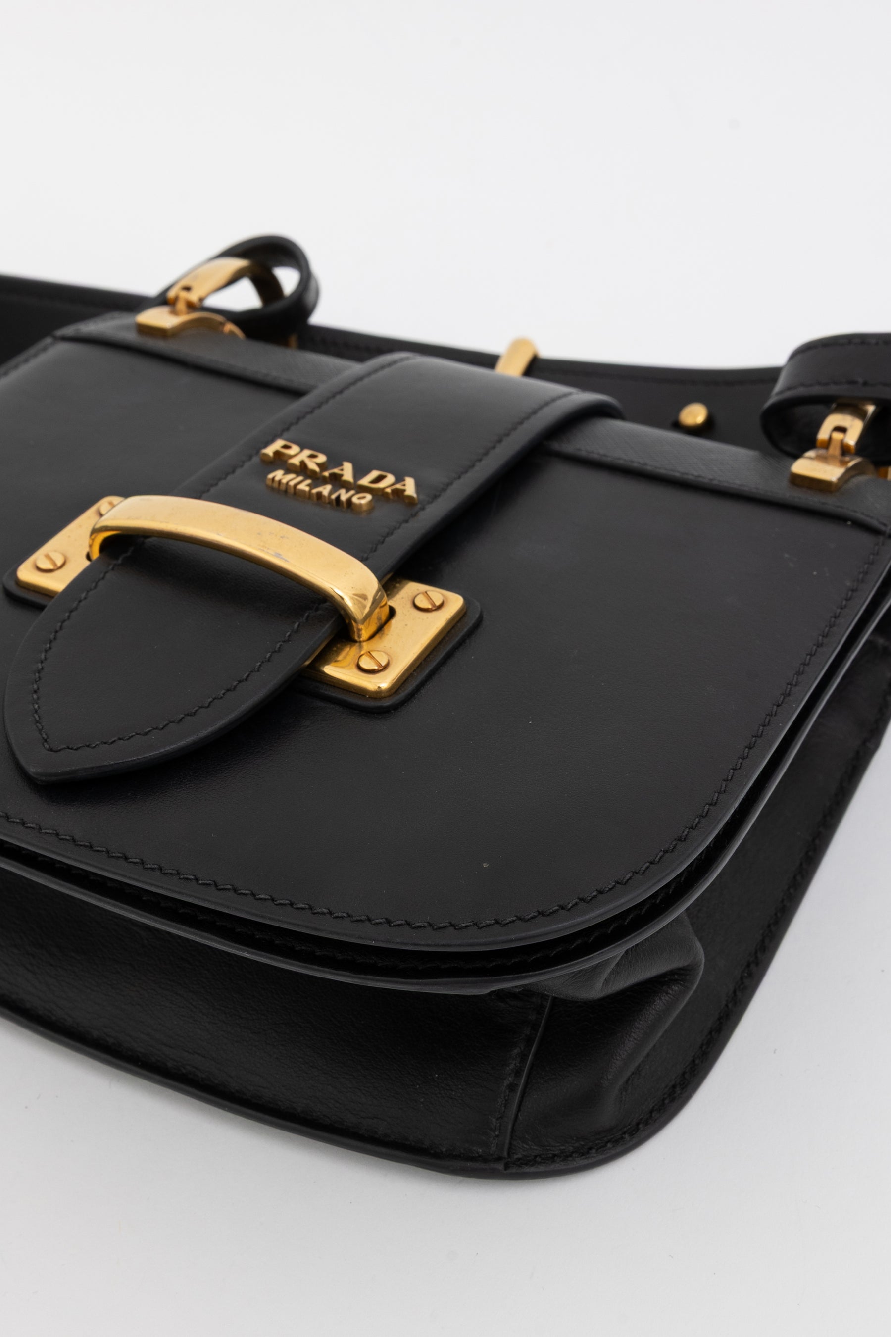 Cahier Curved Crossbody Bag