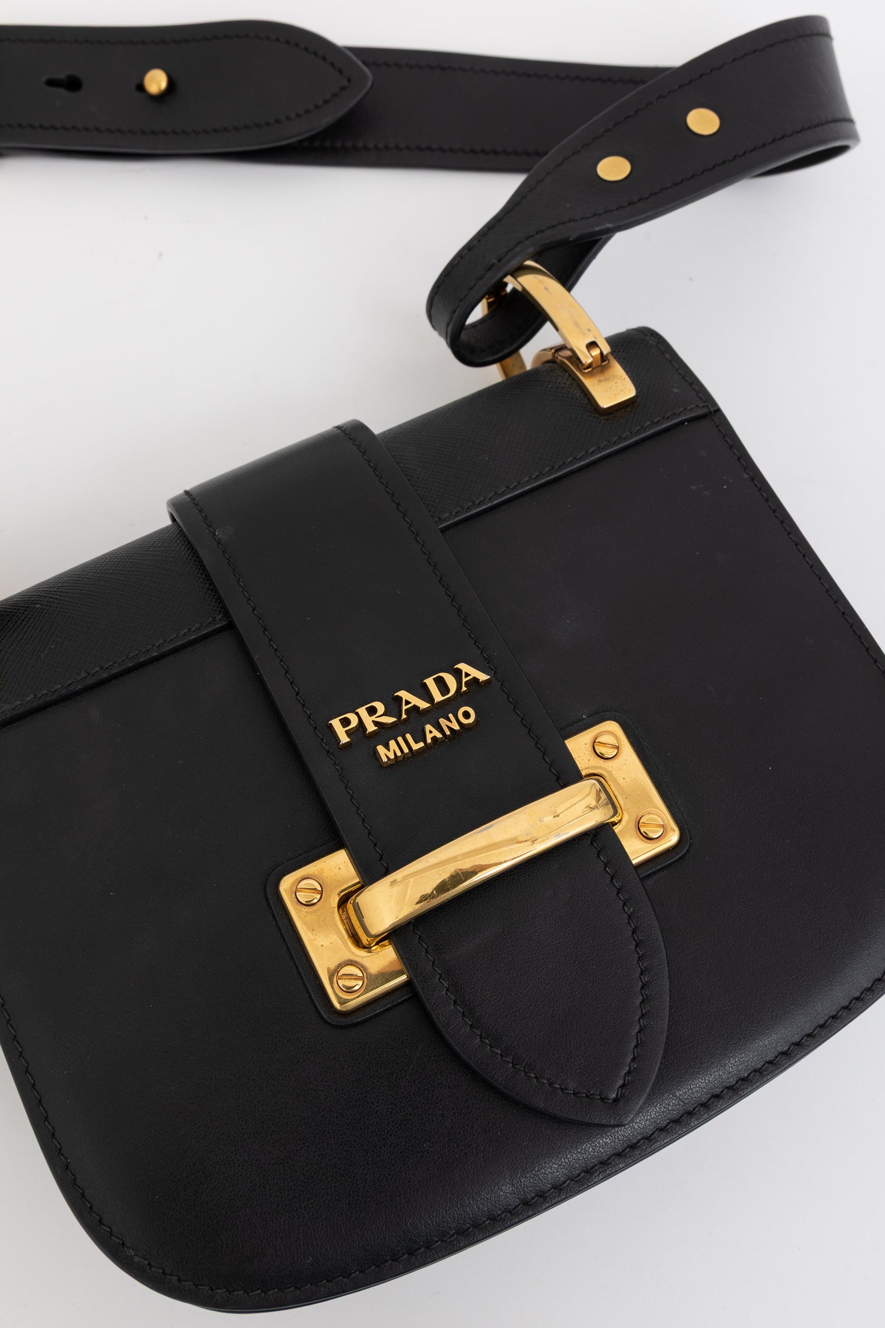 Cahier Curved Crossbody Bag