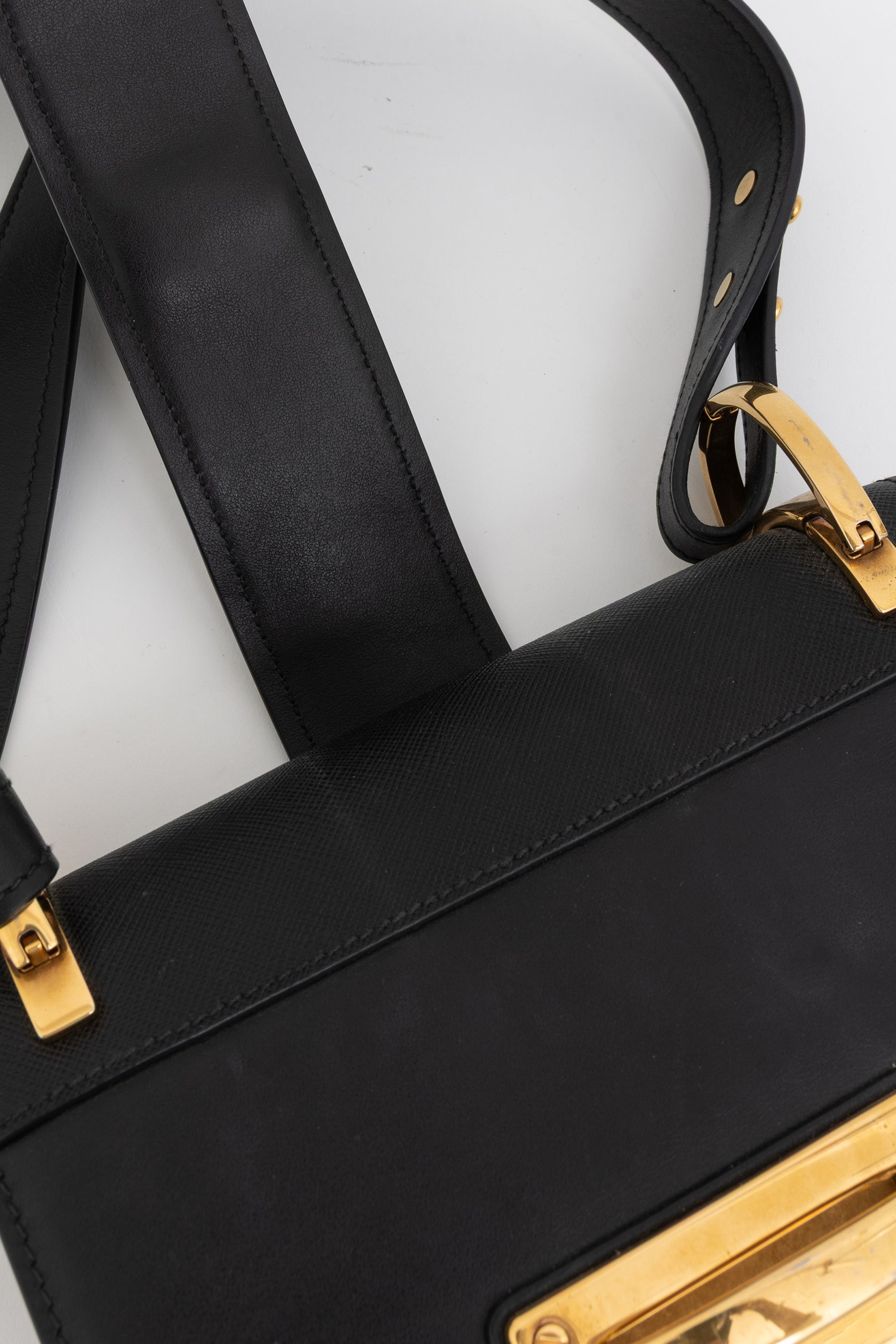 Cahier Curved Crossbody Bag
