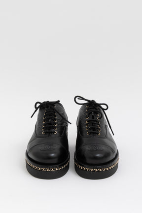 Cap-Toe Chain Around Lace-Up Oxfords