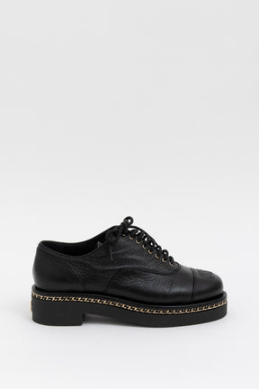 Cap-Toe Chain Around Lace-Up Oxfords
