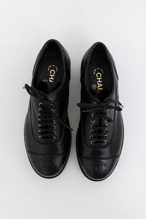 Cap-Toe Chain Around Lace-Up Oxfords