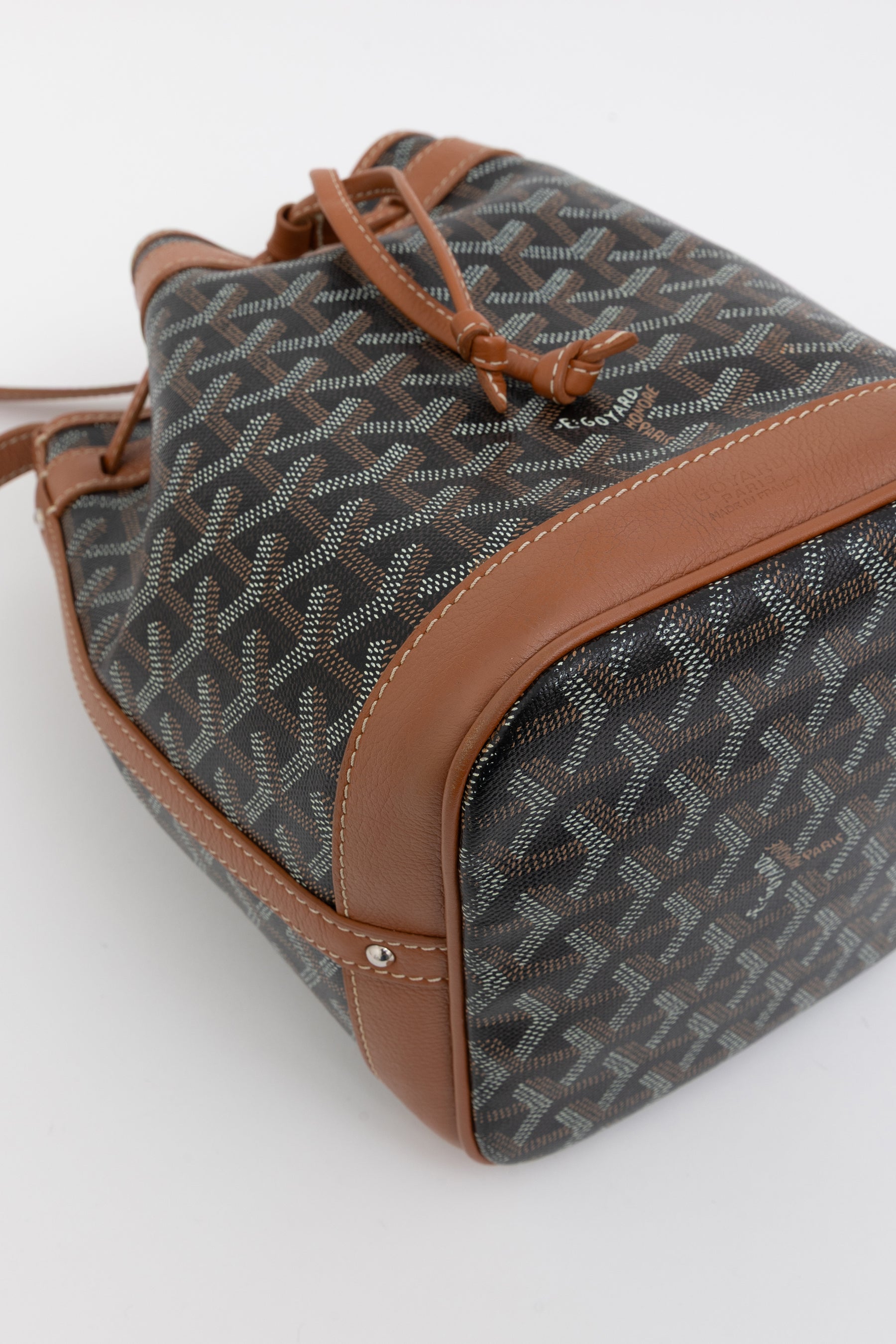 Petit Flot Bucket Bag