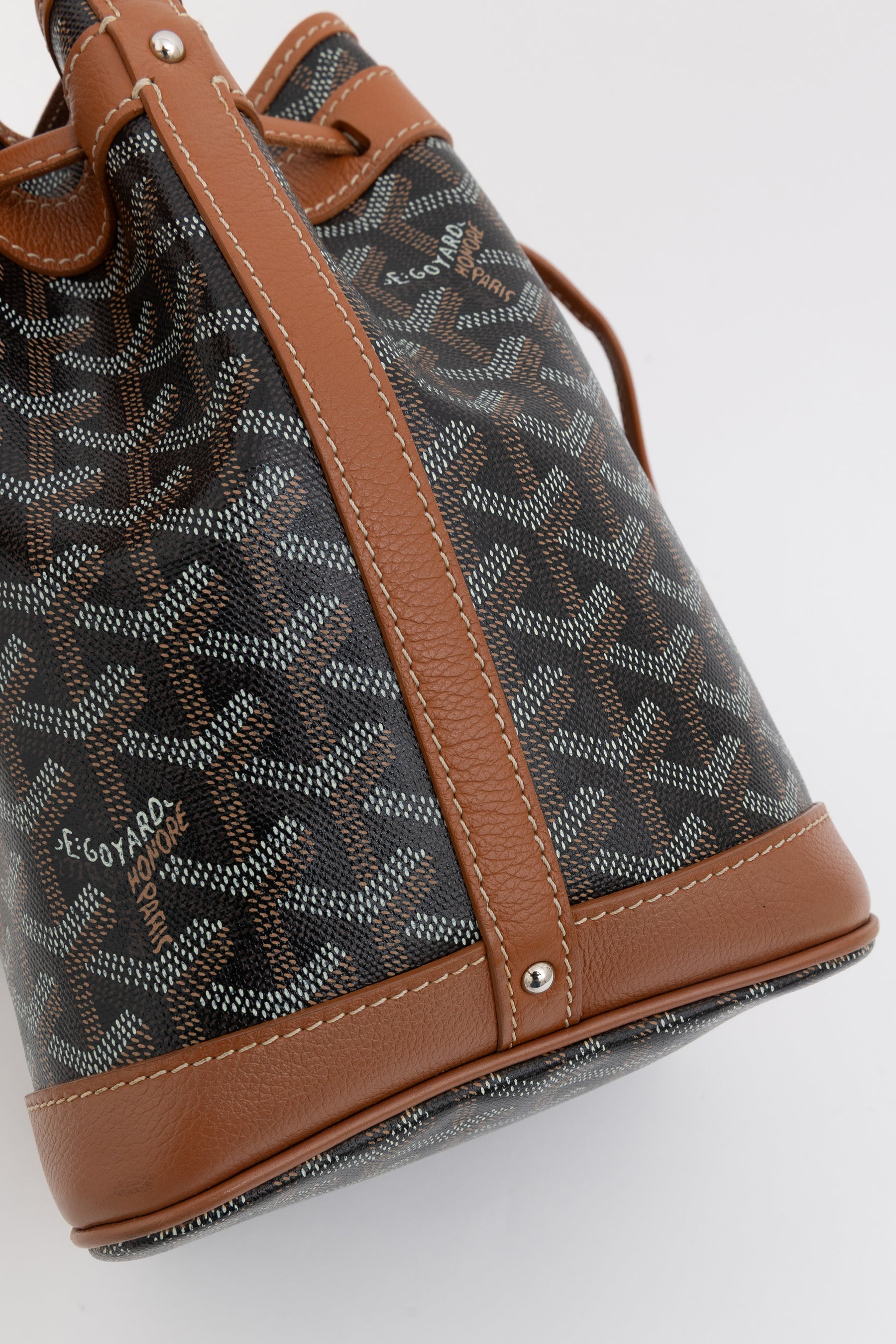 Petit Flot Bucket Bag