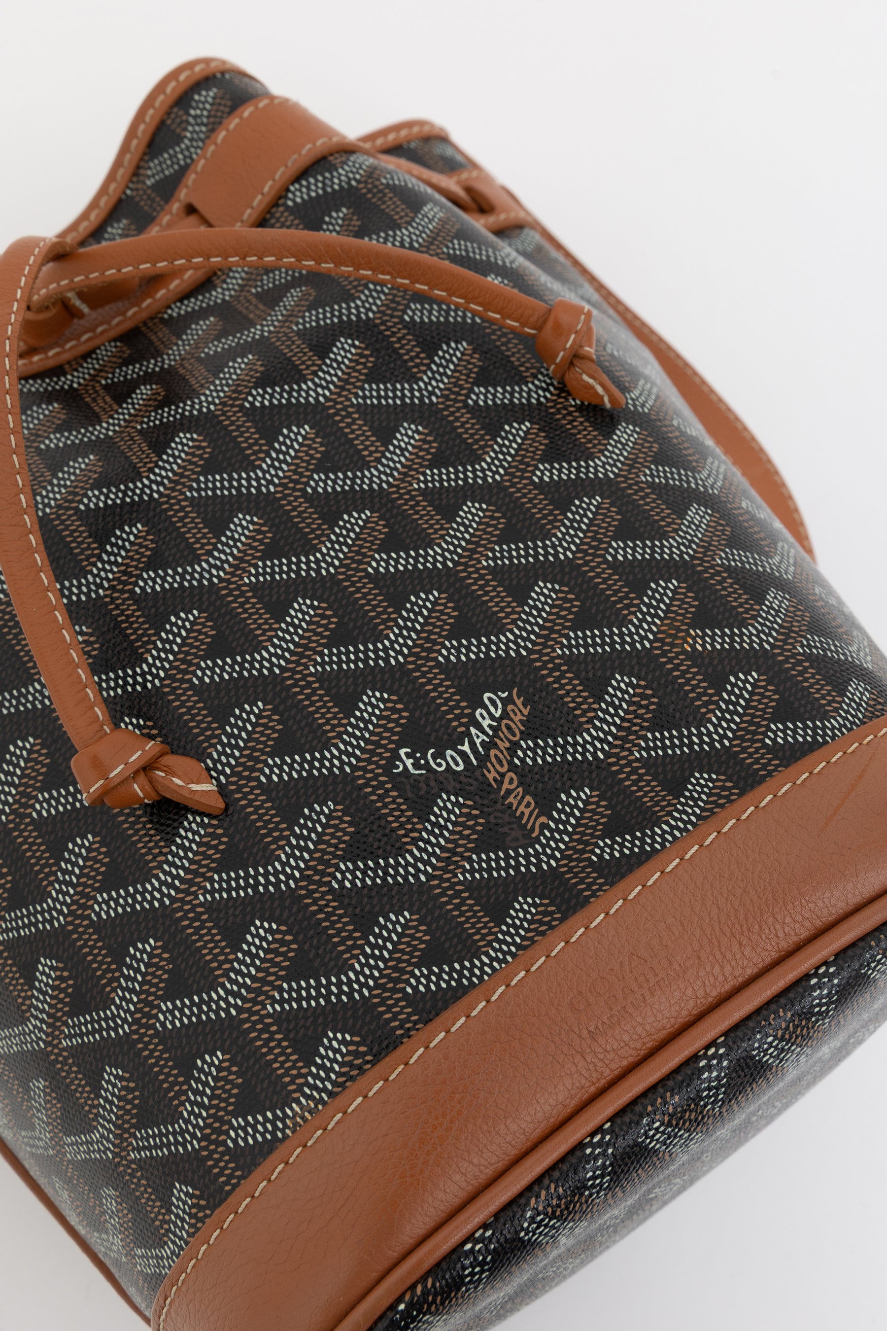 Petit Flot Bucket Bag