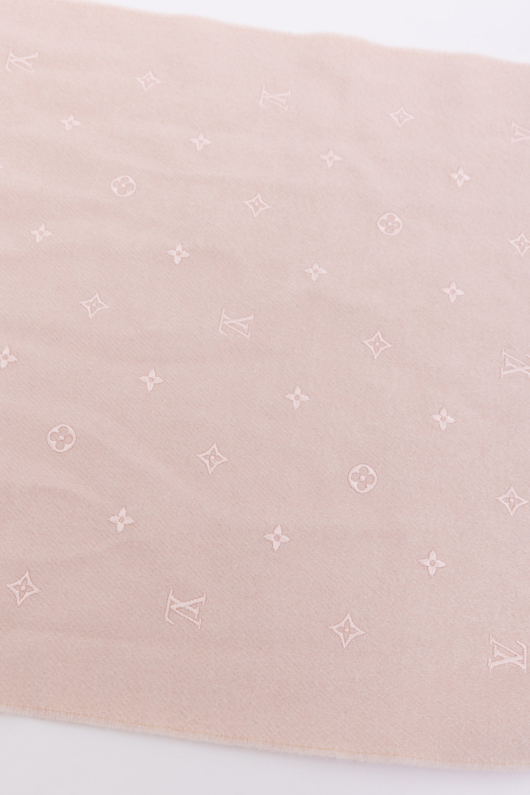 LV Stellar Scarf