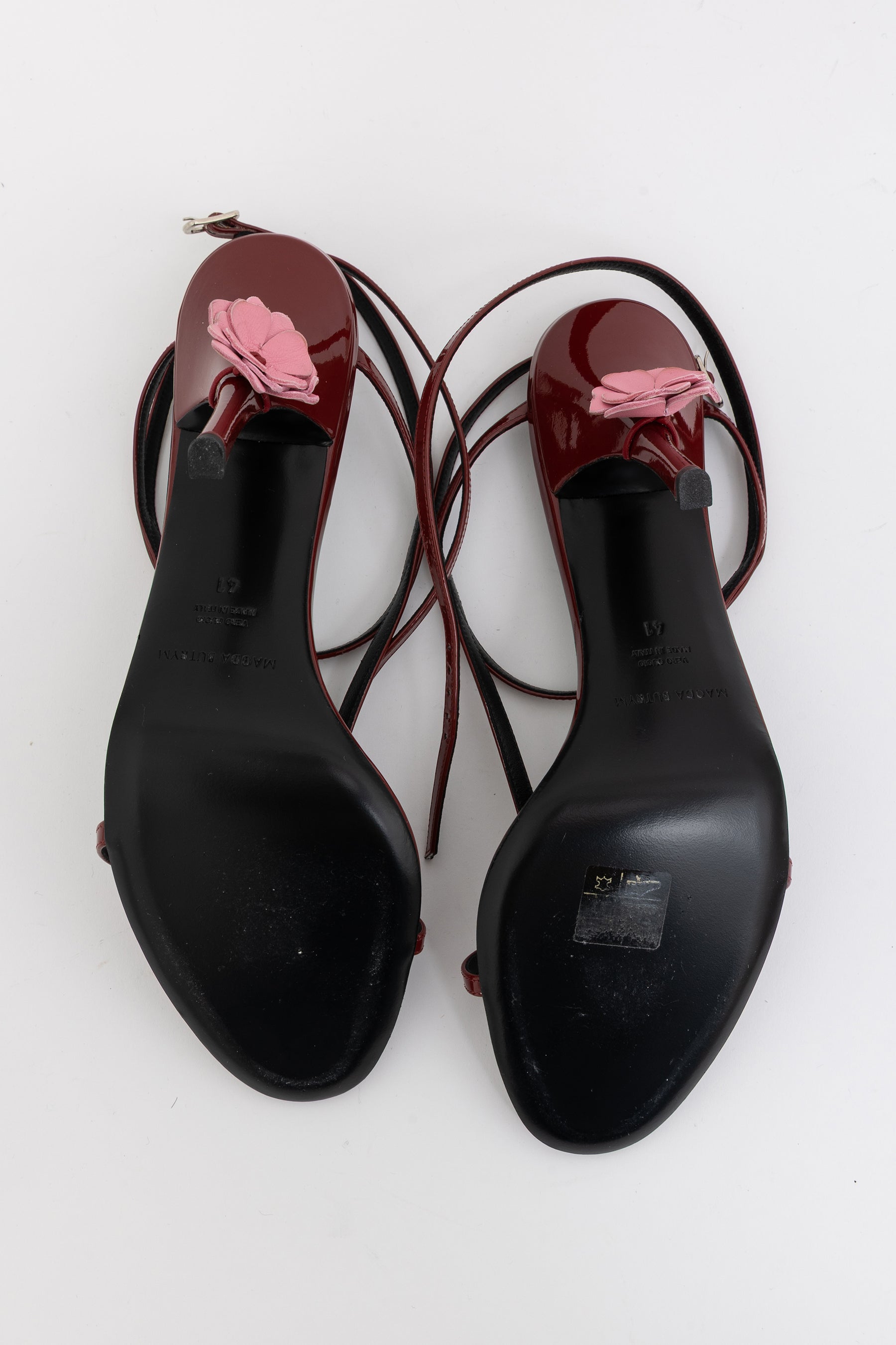 Floral Appliqué Strappy Sandals