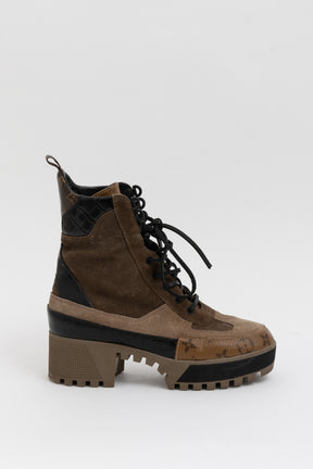 Laureate Desert Boots