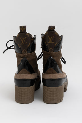 Laureate Desert Boots
