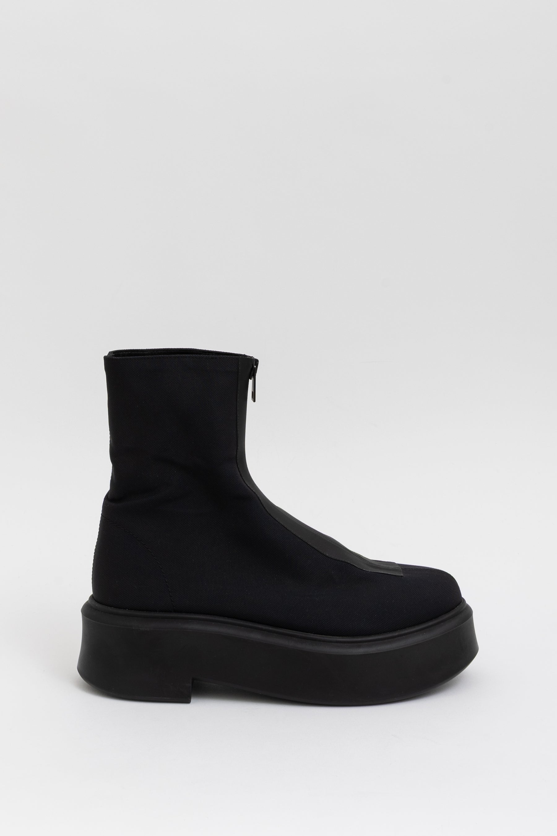 Zipped Boot I Nylon