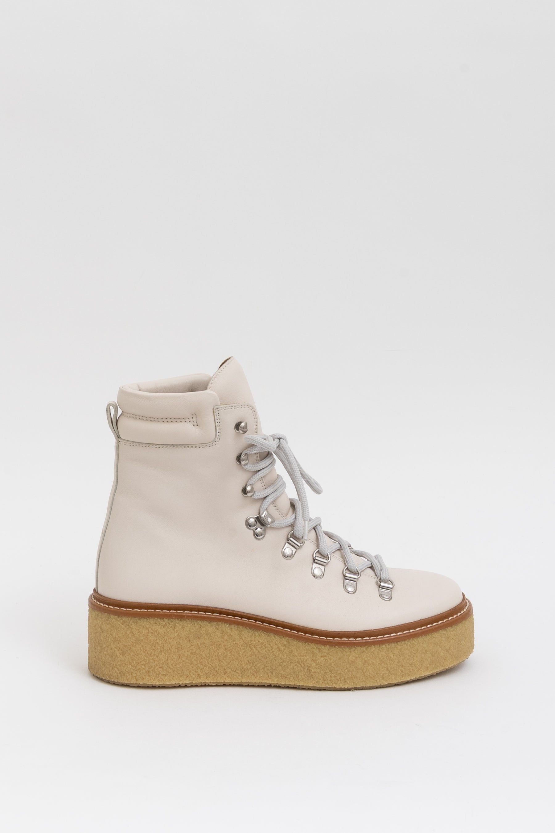 Discovery Boots